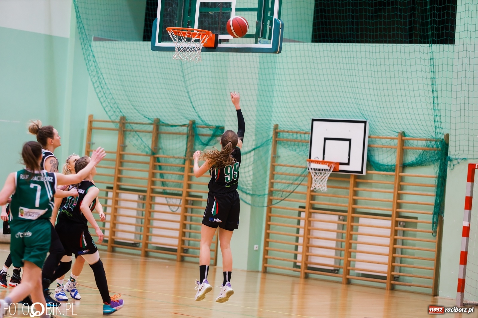 Zdjęcie w galerii na portalu naszraciborz.pl: Do pięciu razy sztuka. RKK AZS pokonał Zagłębie Sosnowiec [FOTO i WIDEO] wiadomości z regionu