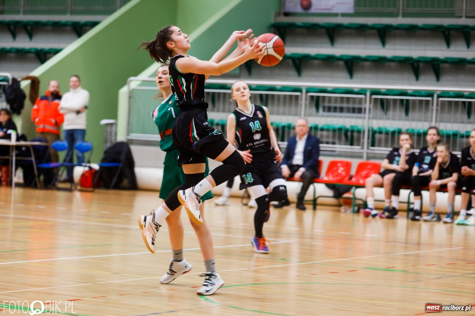 Zdjęcie w galerii na portalu naszraciborz.pl: Do pięciu razy sztuka. RKK AZS pokonał Zagłębie Sosnowiec [FOTO i WIDEO] wiadomości z regionu