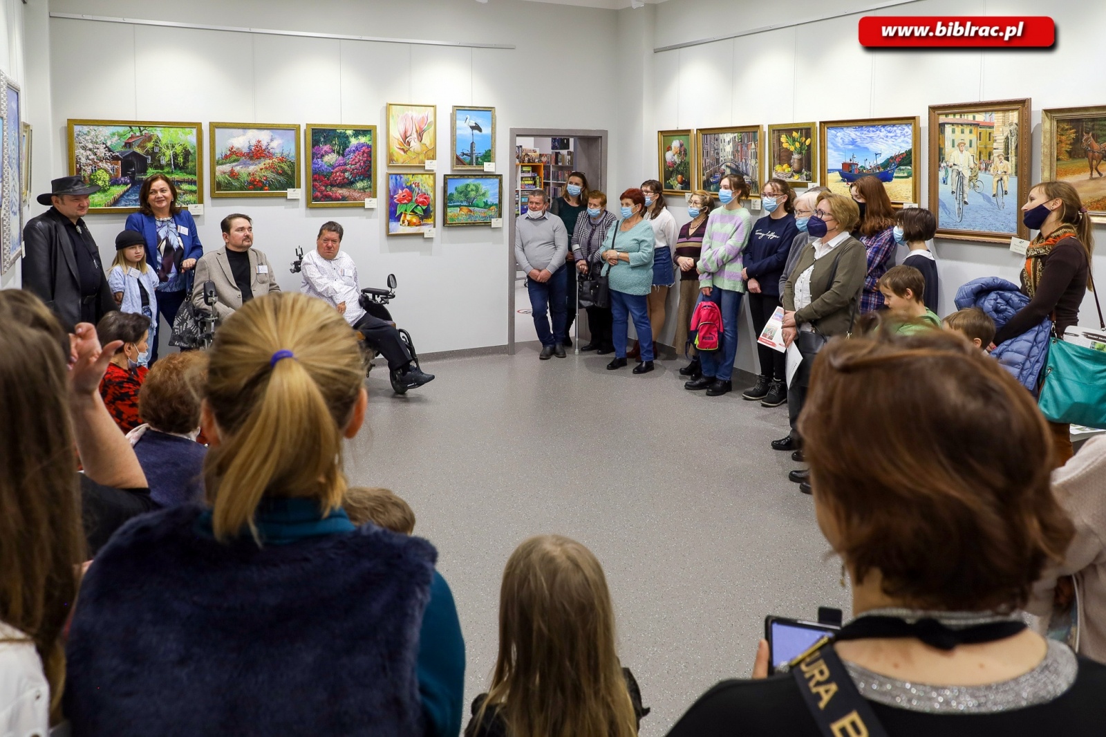 Zdjęcie w galerii na portalu naszraciborz.pl: Czterech artystów pokazało swoje umiejętności na wyjątkowym wernisażu [relacja MIPBP] wiadomości z regionu