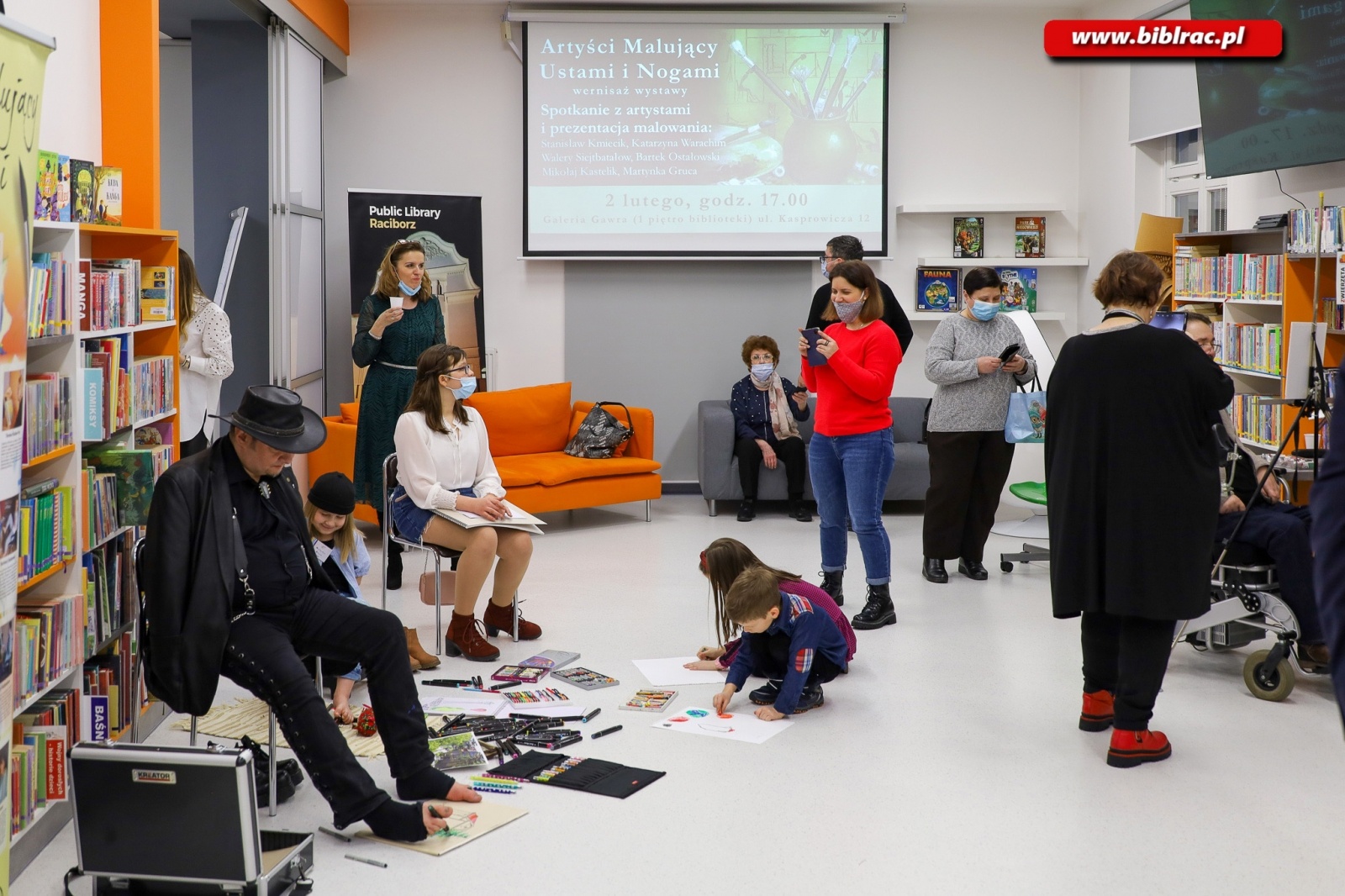 Zdjęcie w galerii na portalu naszraciborz.pl: Czterech artystów pokazało swoje umiejętności na wyjątkowym wernisażu [relacja MIPBP] wiadomości z regionu