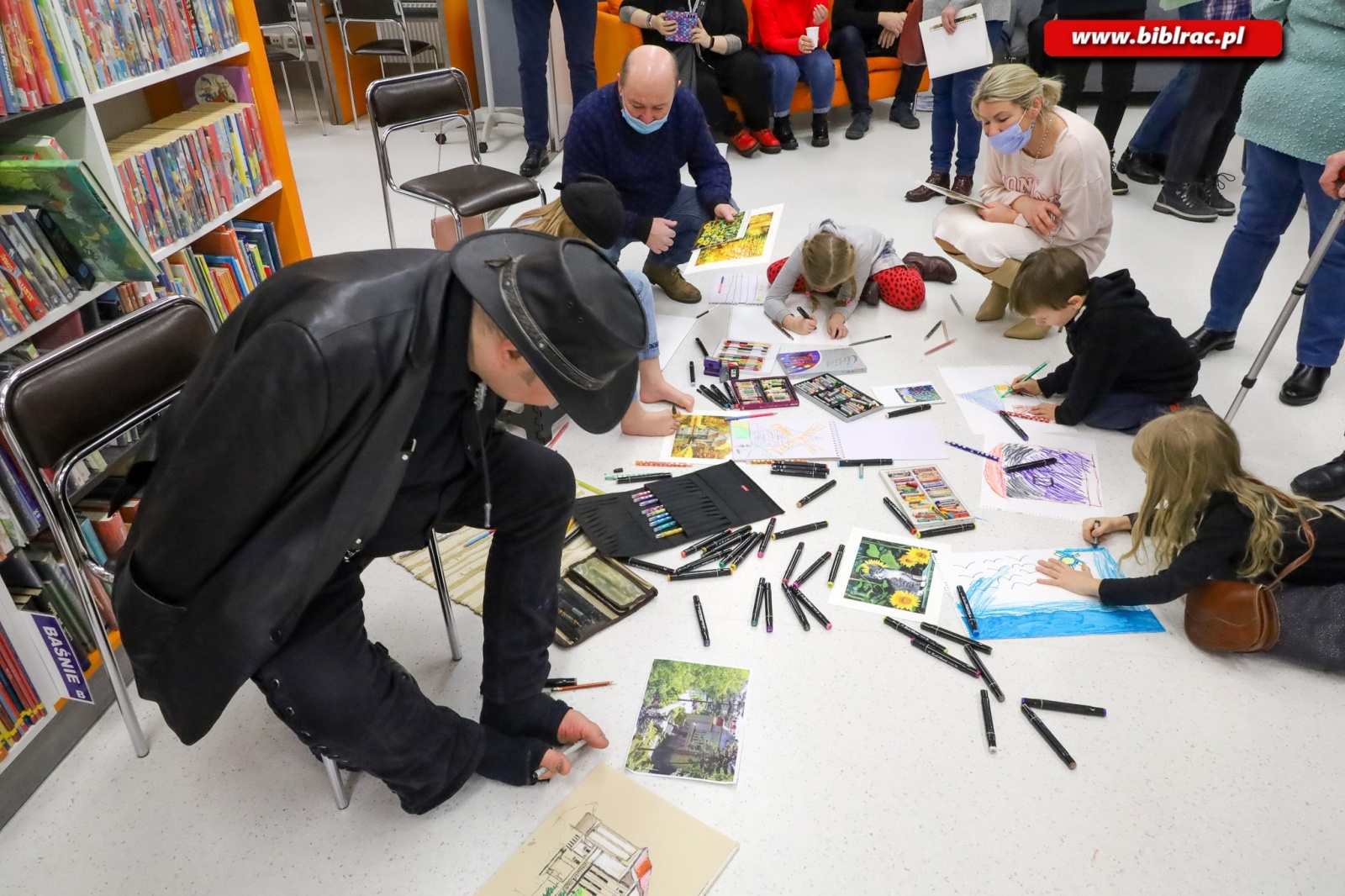 Zdjęcie w galerii na portalu naszraciborz.pl: Czterech artystów pokazało swoje umiejętności na wyjątkowym wernisażu [relacja MIPBP] wiadomości z regionu