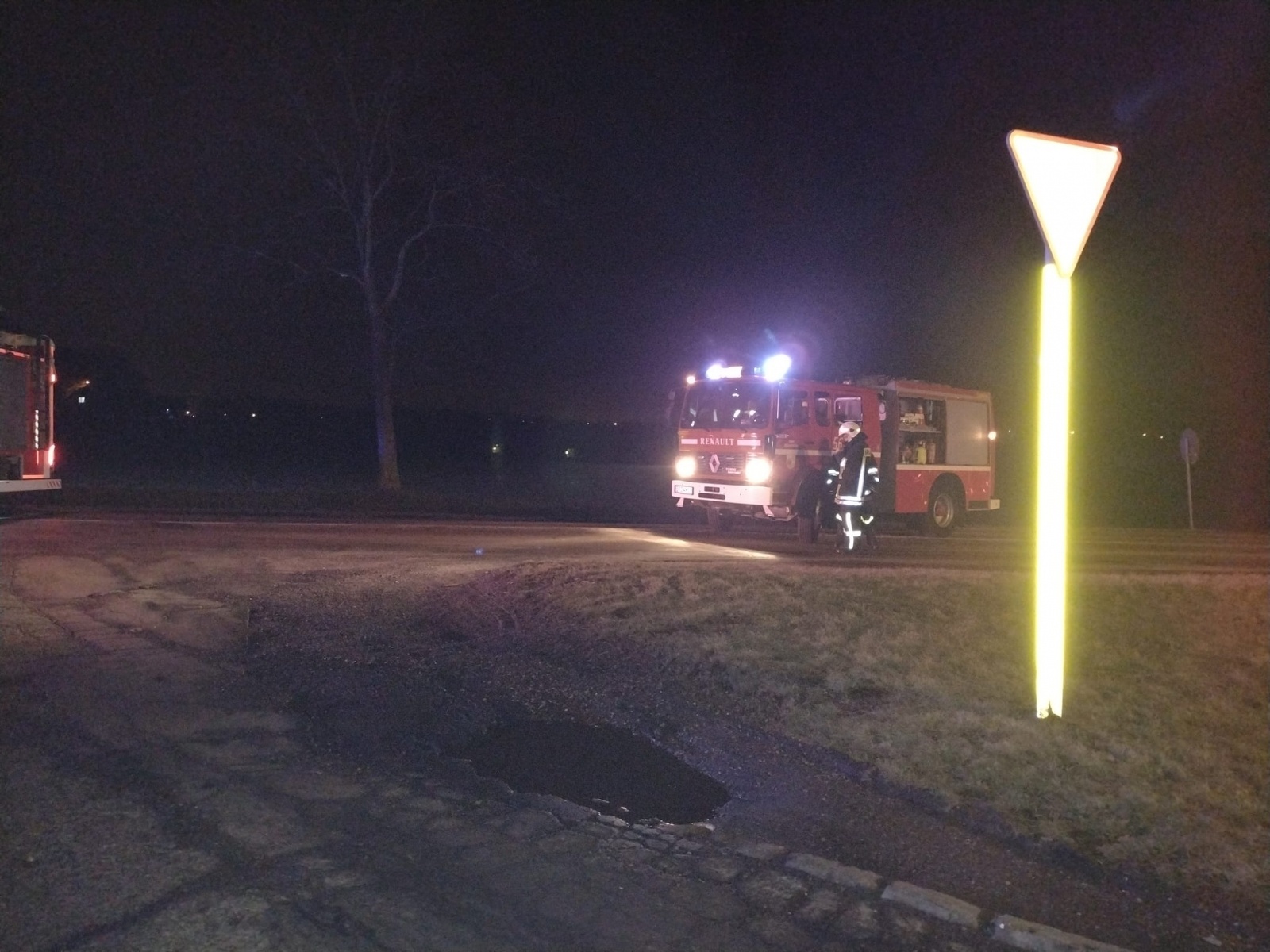 Zdjęcie w galerii na portalu naszraciborz.pl: Zderzenie trzech pojazdów na DW 935 Racibórz-Rybnik wiadomości z regionu