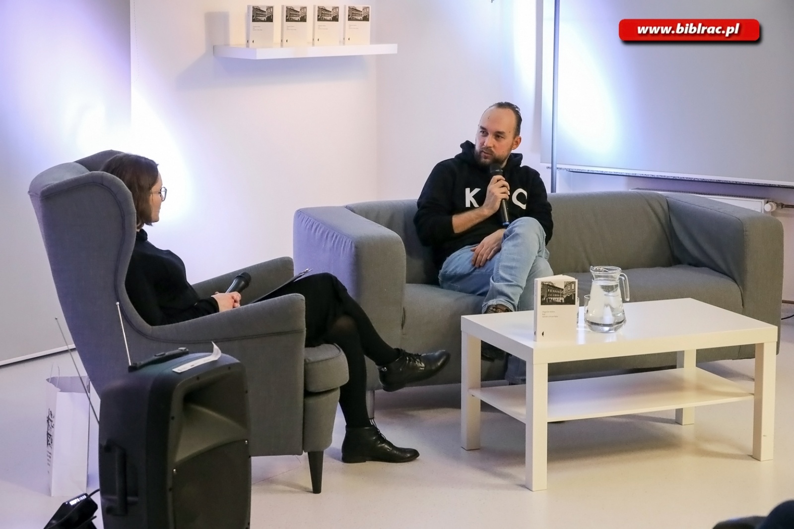 Zdjęcie w galerii na portalu naszraciborz.pl: Kajś tam jest Racibórz – Zbigniew Rokita w bibliotece wiadomości z regionu