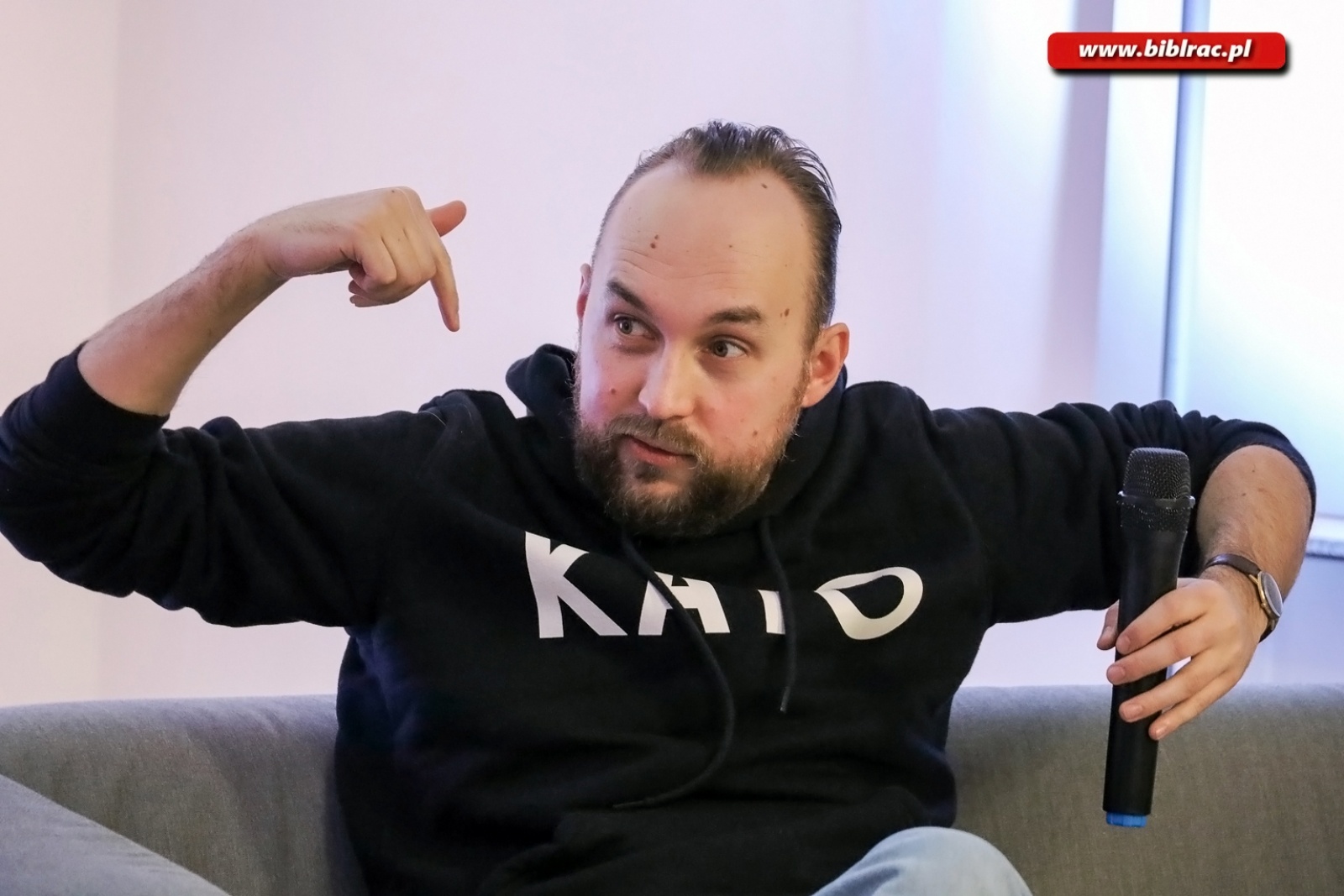 Zdjęcie w galerii na portalu naszraciborz.pl: Kajś tam jest Racibórz – Zbigniew Rokita w bibliotece wiadomości z regionu