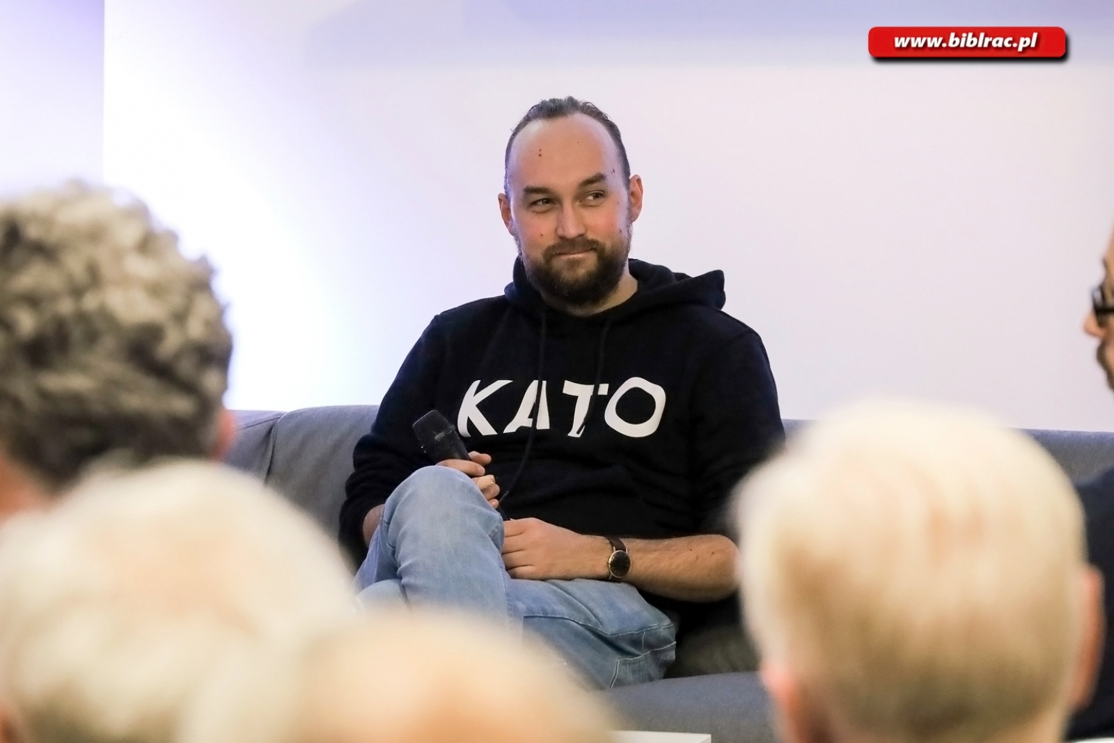 Zdjęcie w galerii na portalu naszraciborz.pl: Kajś tam jest Racibórz – Zbigniew Rokita w bibliotece wiadomości z regionu