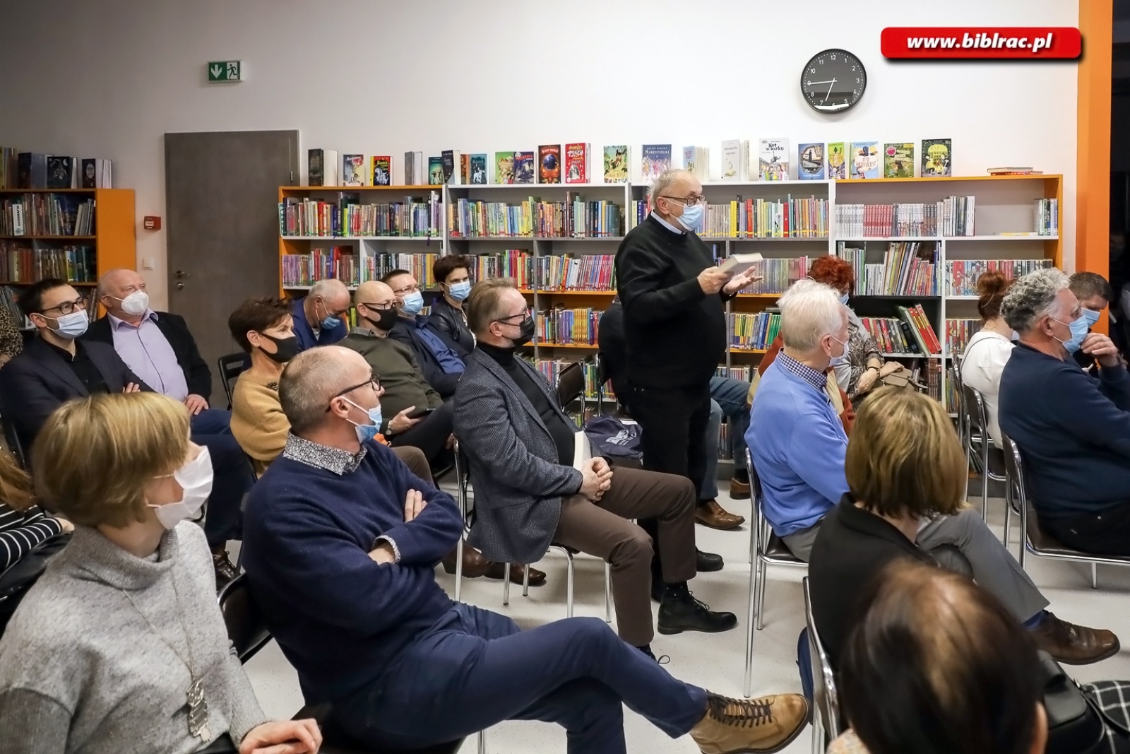 Zdjęcie w galerii na portalu naszraciborz.pl: Kajś tam jest Racibórz – Zbigniew Rokita w bibliotece wiadomości z regionu