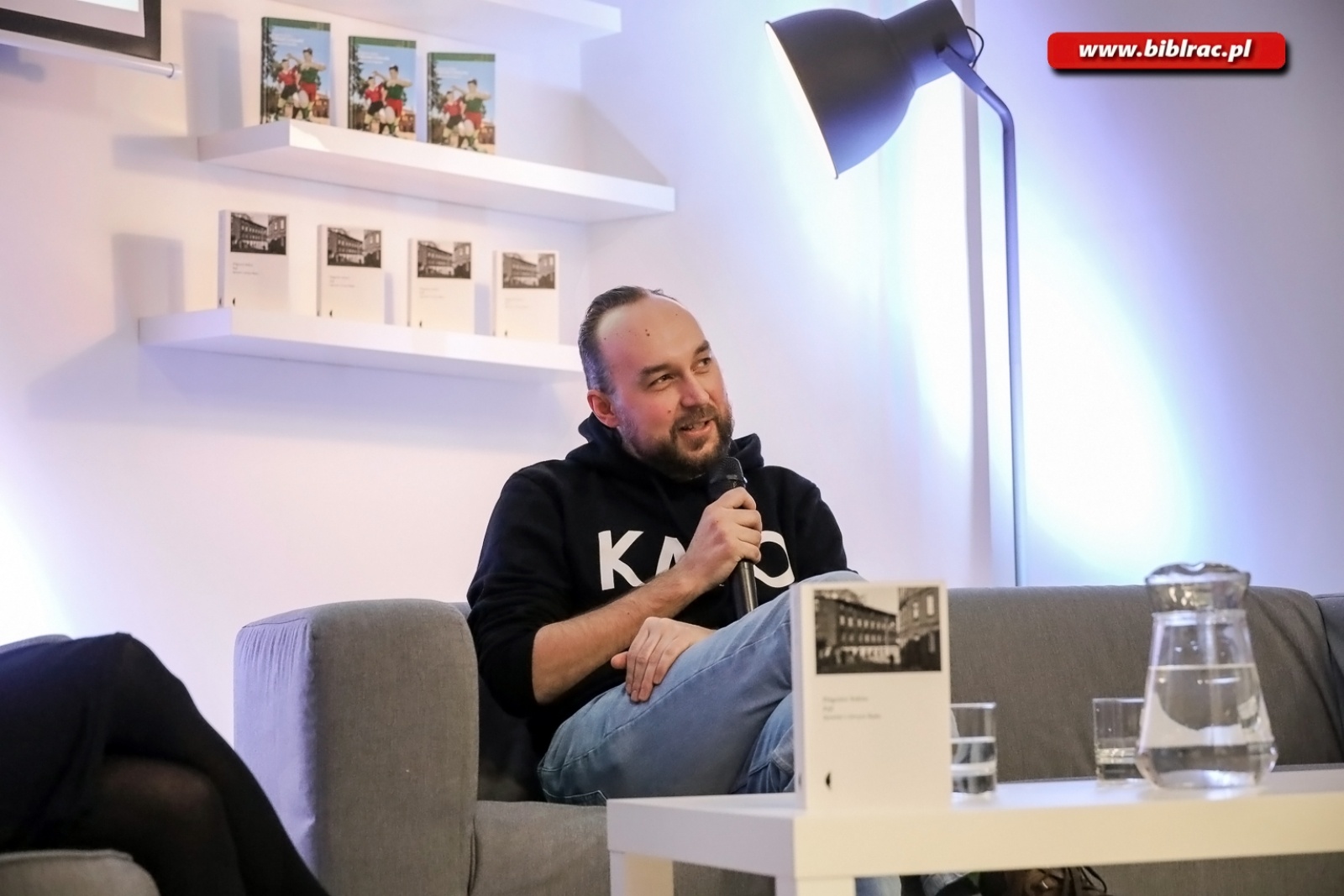 Zdjęcie w galerii na portalu naszraciborz.pl: Kajś tam jest Racibórz – Zbigniew Rokita w bibliotece wiadomości z regionu