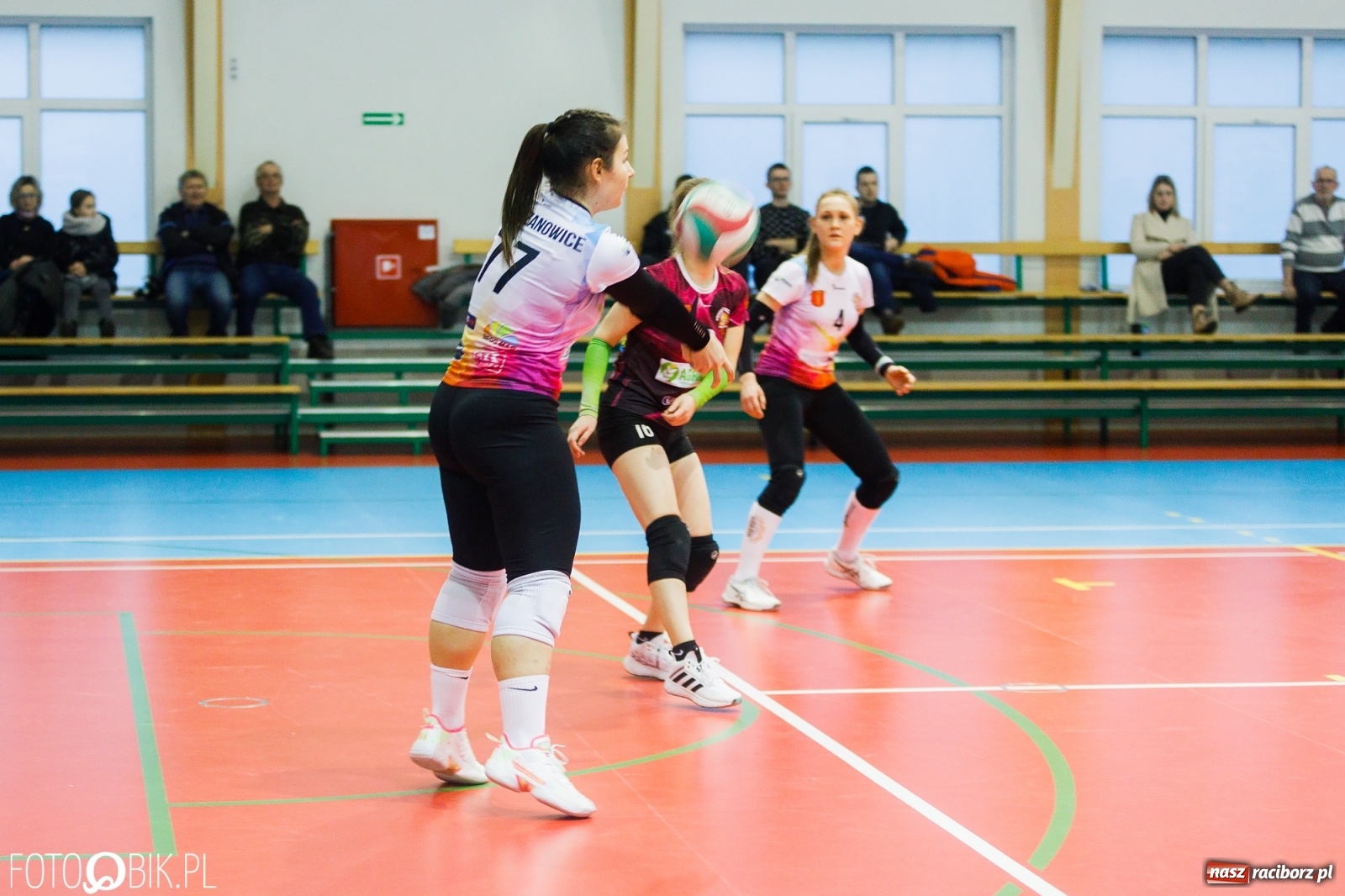 Zdjęcie w galerii na portalu naszraciborz.pl: Siatkarki Krzanowic znów zwycięskie. Częstochowa pokonana! [FOTO i WIDEO] wiadomości z regionu