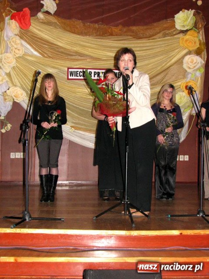 Zdjęcie w galerii na portalu naszraciborz.pl: Wieczór przy świecach wiadomości z regionu