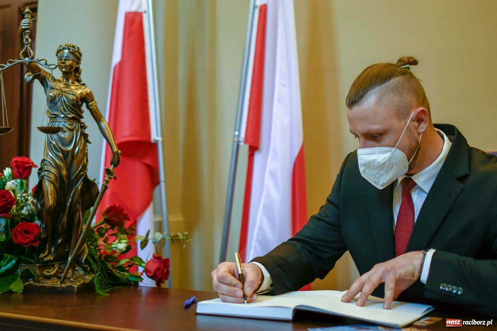 Zdjęcie w galerii na portalu naszraciborz.pl: Historyczny moment w dziejach Raciborza. Gmach dawnego Sądu Krajowego odzyskał pierwotne funkcje [FOTO i WIDEO] wiadomości z regionu