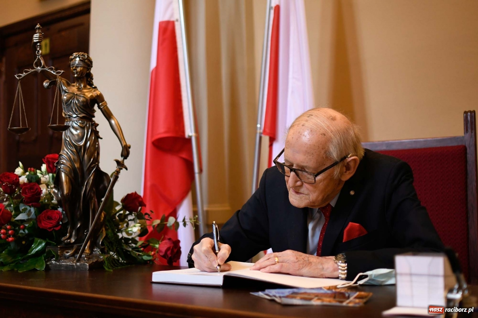 Zdjęcie w galerii na portalu naszraciborz.pl: Historyczny moment w dziejach Raciborza. Gmach dawnego Sądu Krajowego odzyskał pierwotne funkcje [FOTO i WIDEO] wiadomości z regionu