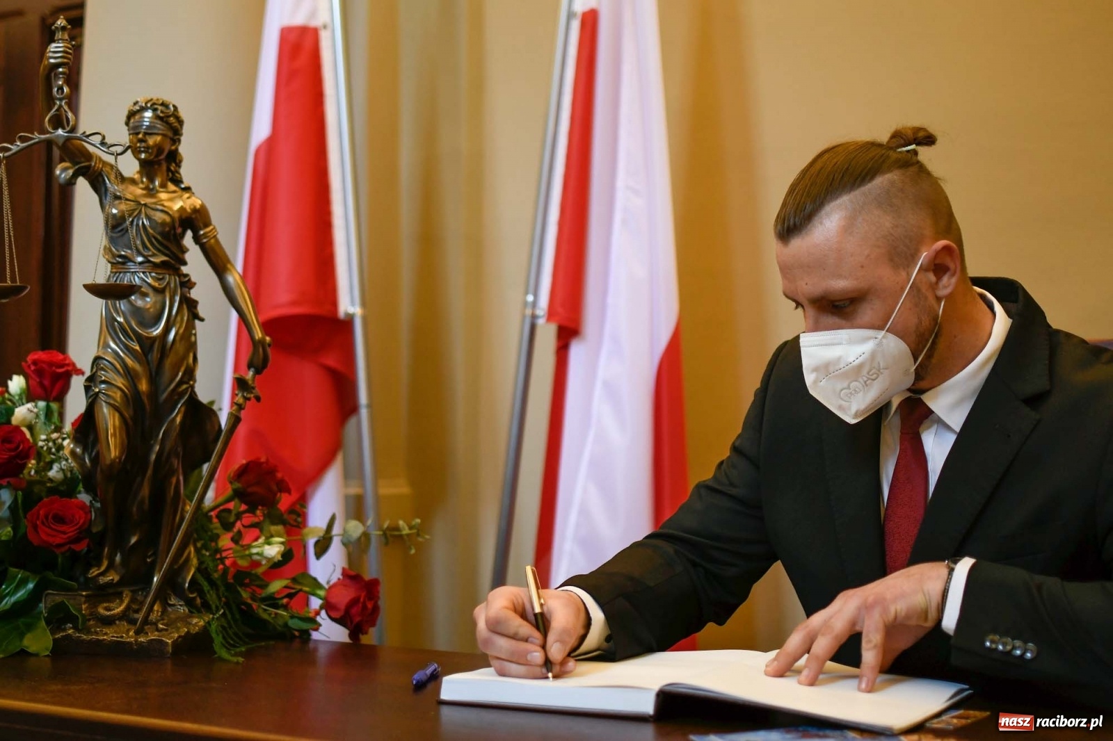 Zdjęcie w galerii na portalu naszraciborz.pl: Historyczny moment w dziejach Raciborza. Gmach dawnego Sądu Krajowego odzyskał pierwotne funkcje [FOTO i WIDEO] wiadomości z regionu