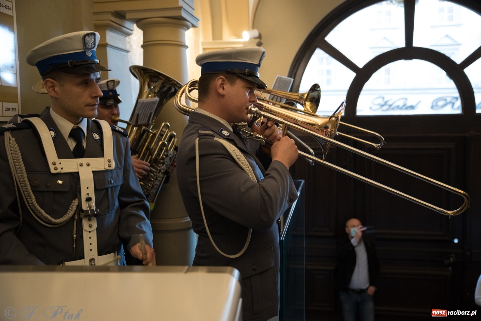 Zdjęcie w galerii na portalu naszraciborz.pl: Historyczny moment w dziejach Raciborza. Gmach dawnego Sądu Krajowego odzyskał pierwotne funkcje [FOTO i WIDEO] wiadomości z regionu
