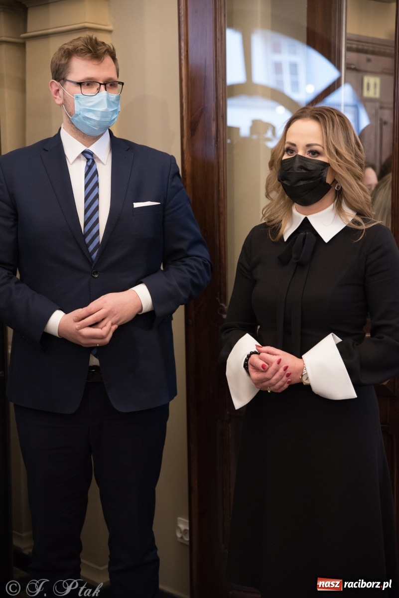 Zdjęcie w galerii na portalu naszraciborz.pl: Historyczny moment w dziejach Raciborza. Gmach dawnego Sądu Krajowego odzyskał pierwotne funkcje [FOTO i WIDEO] wiadomości z regionu