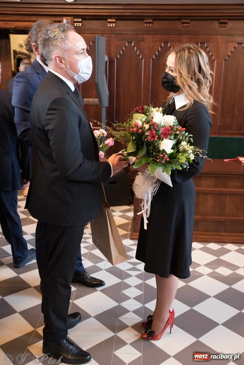 Zdjęcie w galerii na portalu naszraciborz.pl: Historyczny moment w dziejach Raciborza. Gmach dawnego Sądu Krajowego odzyskał pierwotne funkcje [FOTO i WIDEO] wiadomości z regionu