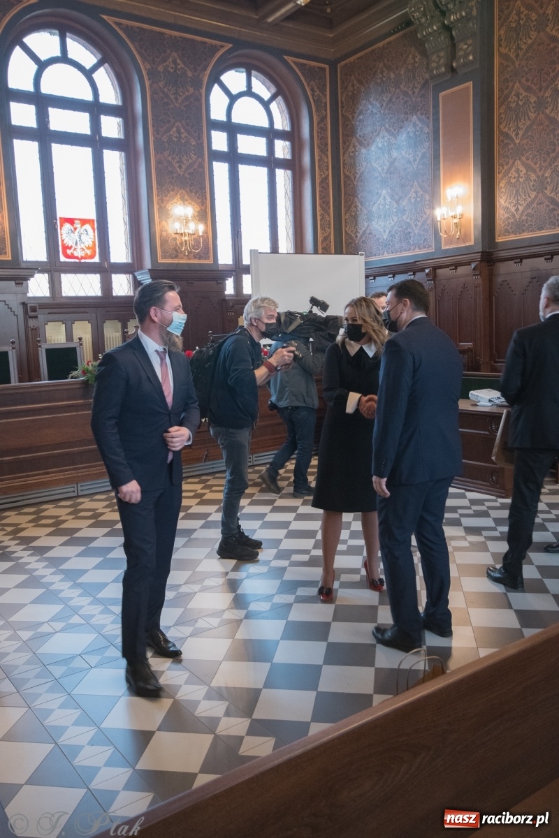 Zdjęcie w galerii na portalu naszraciborz.pl: Historyczny moment w dziejach Raciborza. Gmach dawnego Sądu Krajowego odzyskał pierwotne funkcje [FOTO i WIDEO] wiadomości z regionu