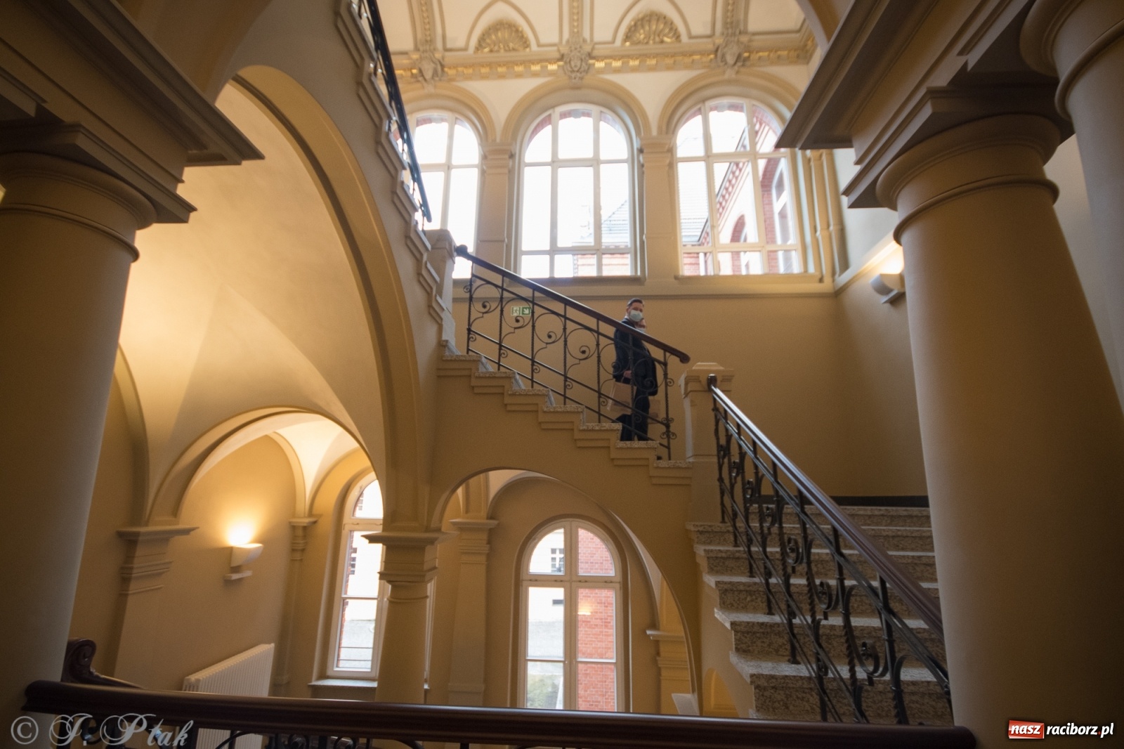 Zdjęcie w galerii na portalu naszraciborz.pl: Historyczny moment w dziejach Raciborza. Gmach dawnego Sądu Krajowego odzyskał pierwotne funkcje [FOTO i WIDEO] wiadomości z regionu