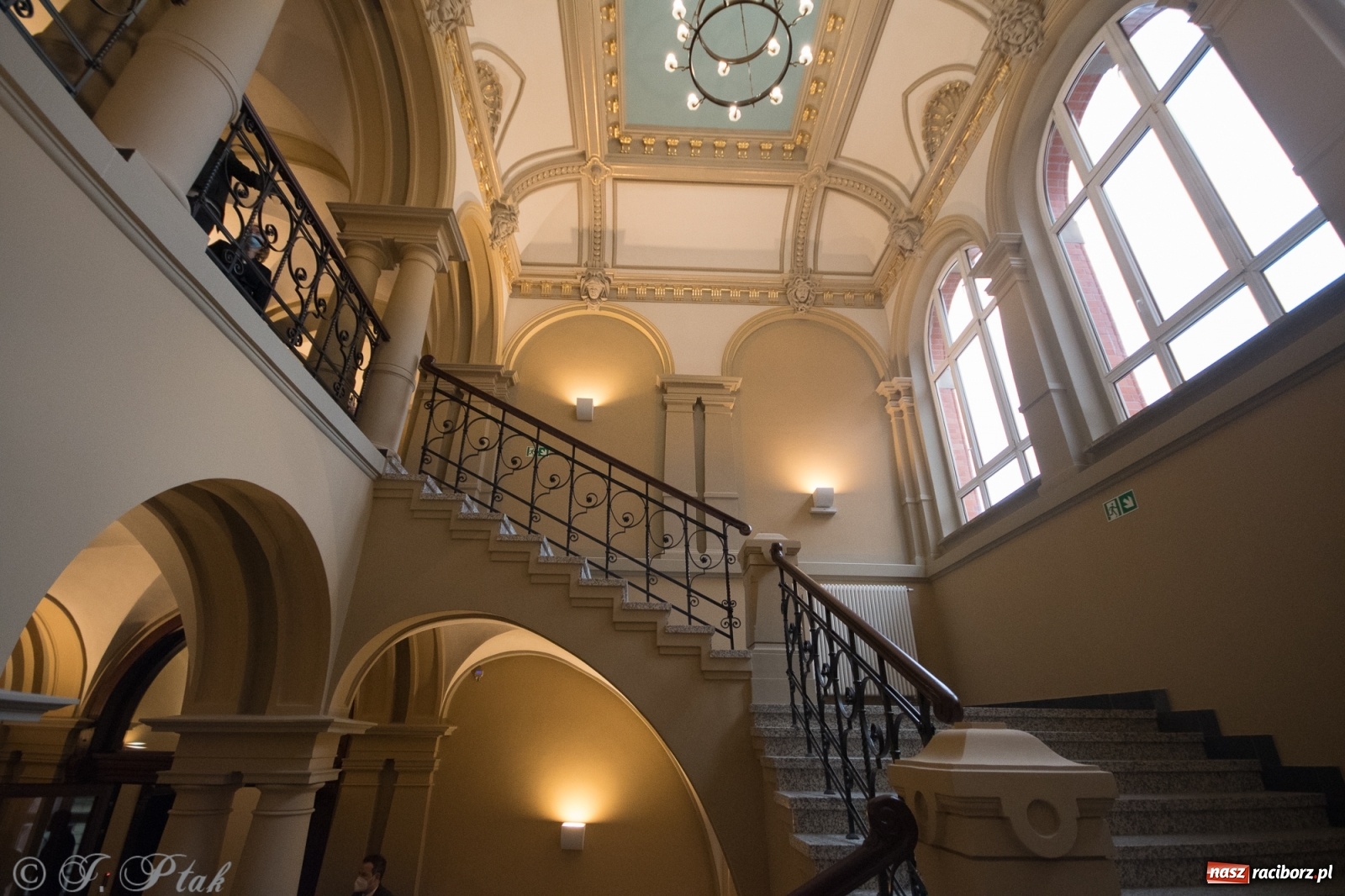 Zdjęcie w galerii na portalu naszraciborz.pl: Historyczny moment w dziejach Raciborza. Gmach dawnego Sądu Krajowego odzyskał pierwotne funkcje [FOTO i WIDEO] wiadomości z regionu
