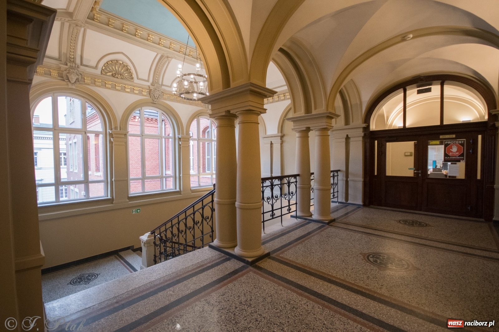 Zdjęcie w galerii na portalu naszraciborz.pl: Historyczny moment w dziejach Raciborza. Gmach dawnego Sądu Krajowego odzyskał pierwotne funkcje [FOTO i WIDEO] wiadomości z regionu