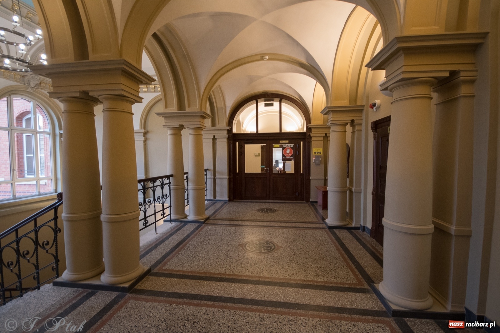 Zdjęcie w galerii na portalu naszraciborz.pl: Historyczny moment w dziejach Raciborza. Gmach dawnego Sądu Krajowego odzyskał pierwotne funkcje [FOTO i WIDEO] wiadomości z regionu