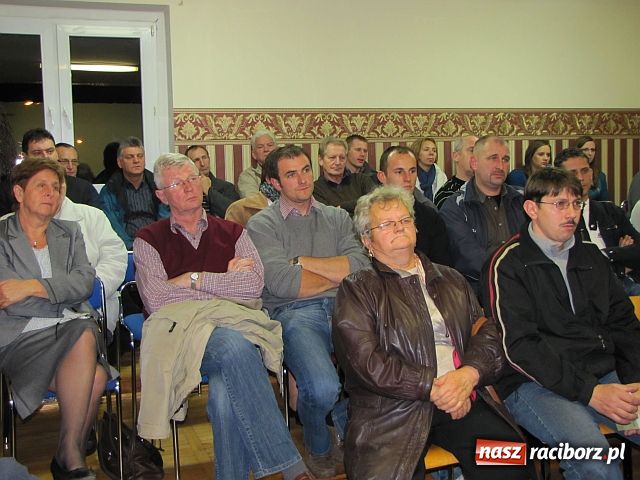 Zdjęcie w galerii na portalu naszraciborz.pl: Na Płoni tiry jak samoloty szaleją wiadomości z regionu