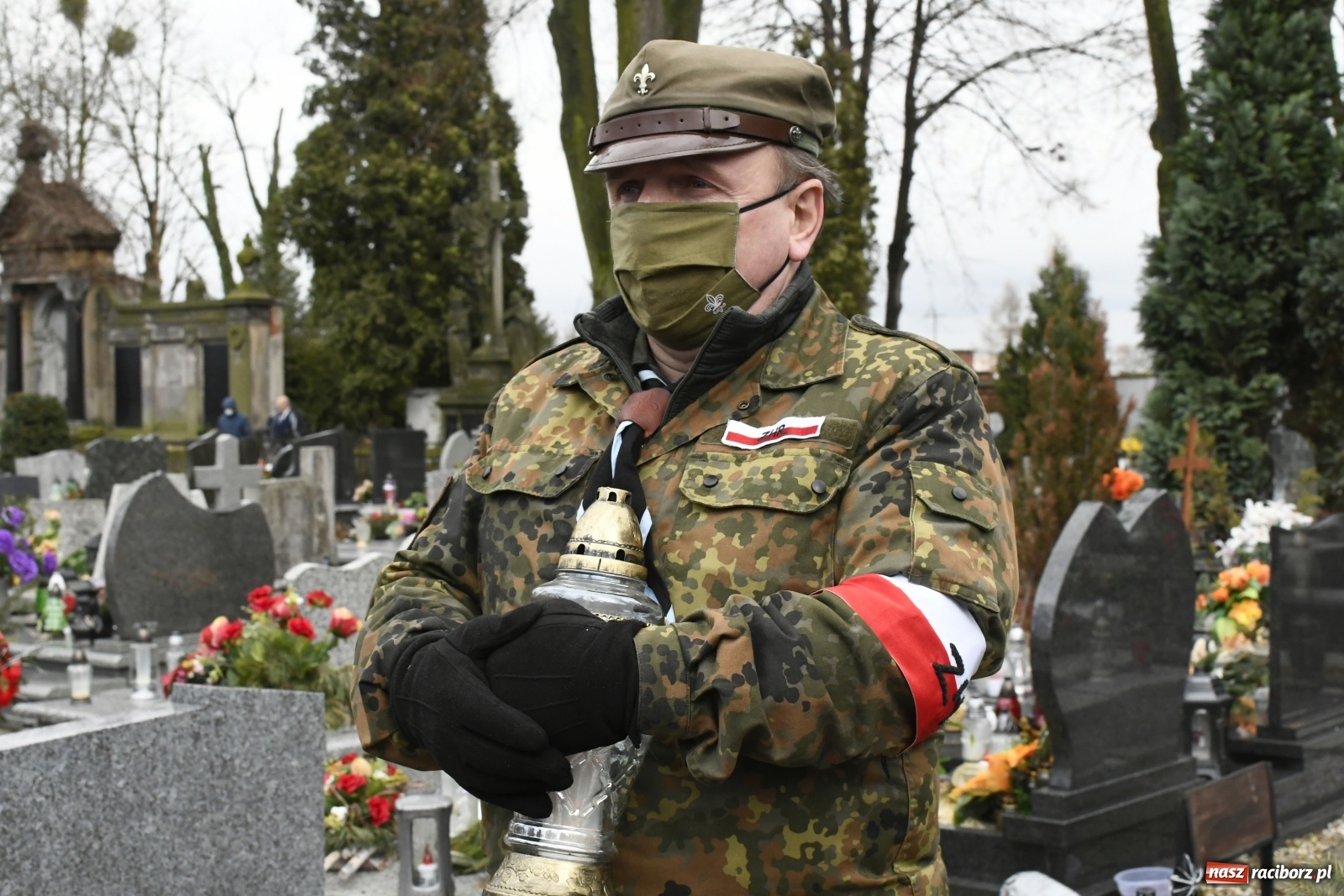 Zdjęcie w galerii na portalu naszraciborz.pl: Ostatnie pożegnanie pułkownika Mariana Szlapańskiego, weterana AK [FOTO i WIDEO] wiadomości z regionu