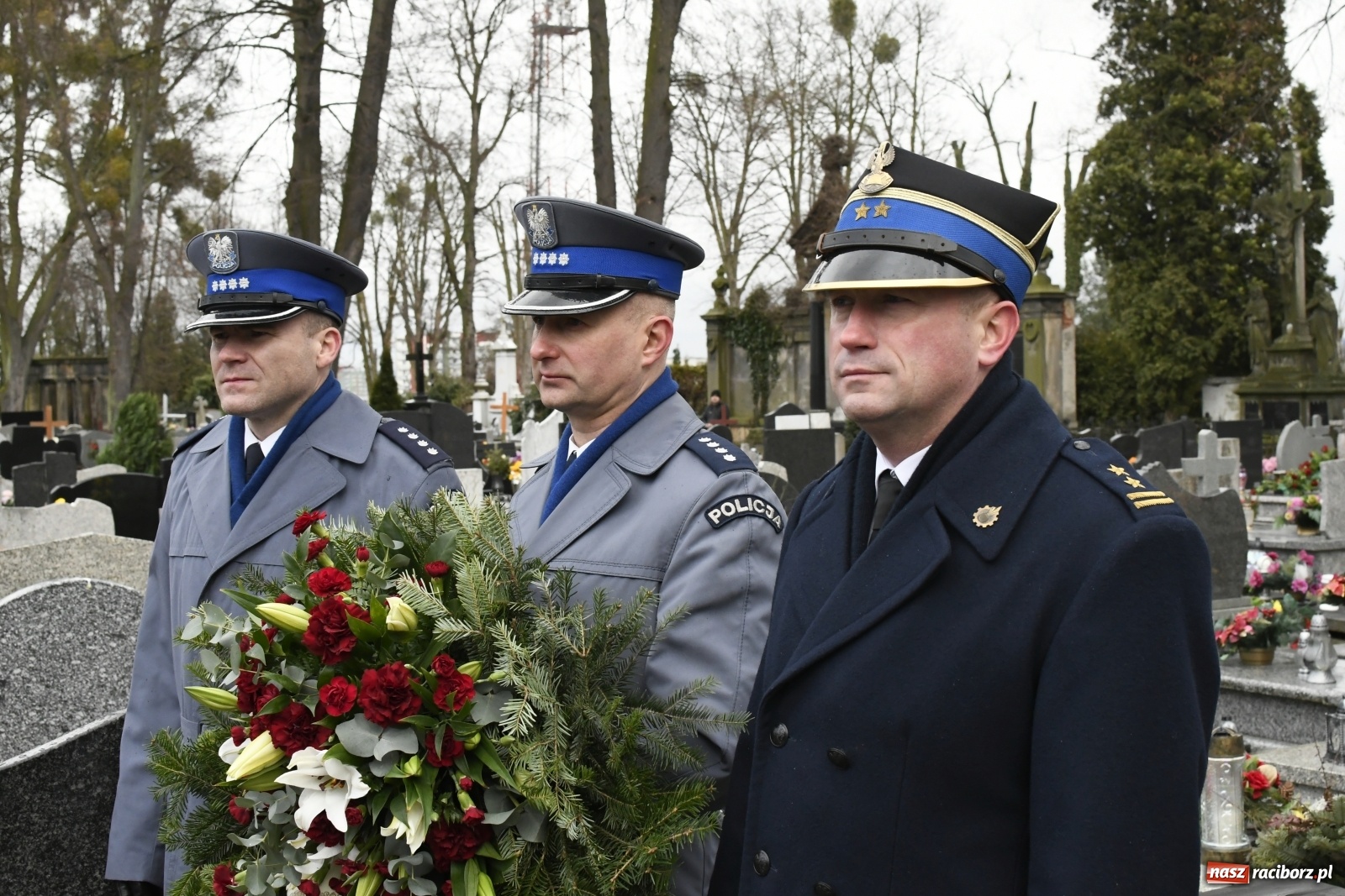 Zdjęcie w galerii na portalu naszraciborz.pl: Ostatnie pożegnanie pułkownika Mariana Szlapańskiego, weterana AK [FOTO i WIDEO] wiadomości z regionu