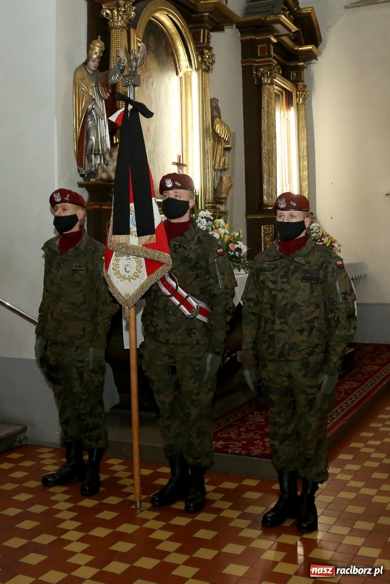 Zdjęcie w galerii na portalu naszraciborz.pl: Ostatnie pożegnanie pułkownika Mariana Szlapańskiego, weterana AK [FOTO i WIDEO] wiadomości z regionu