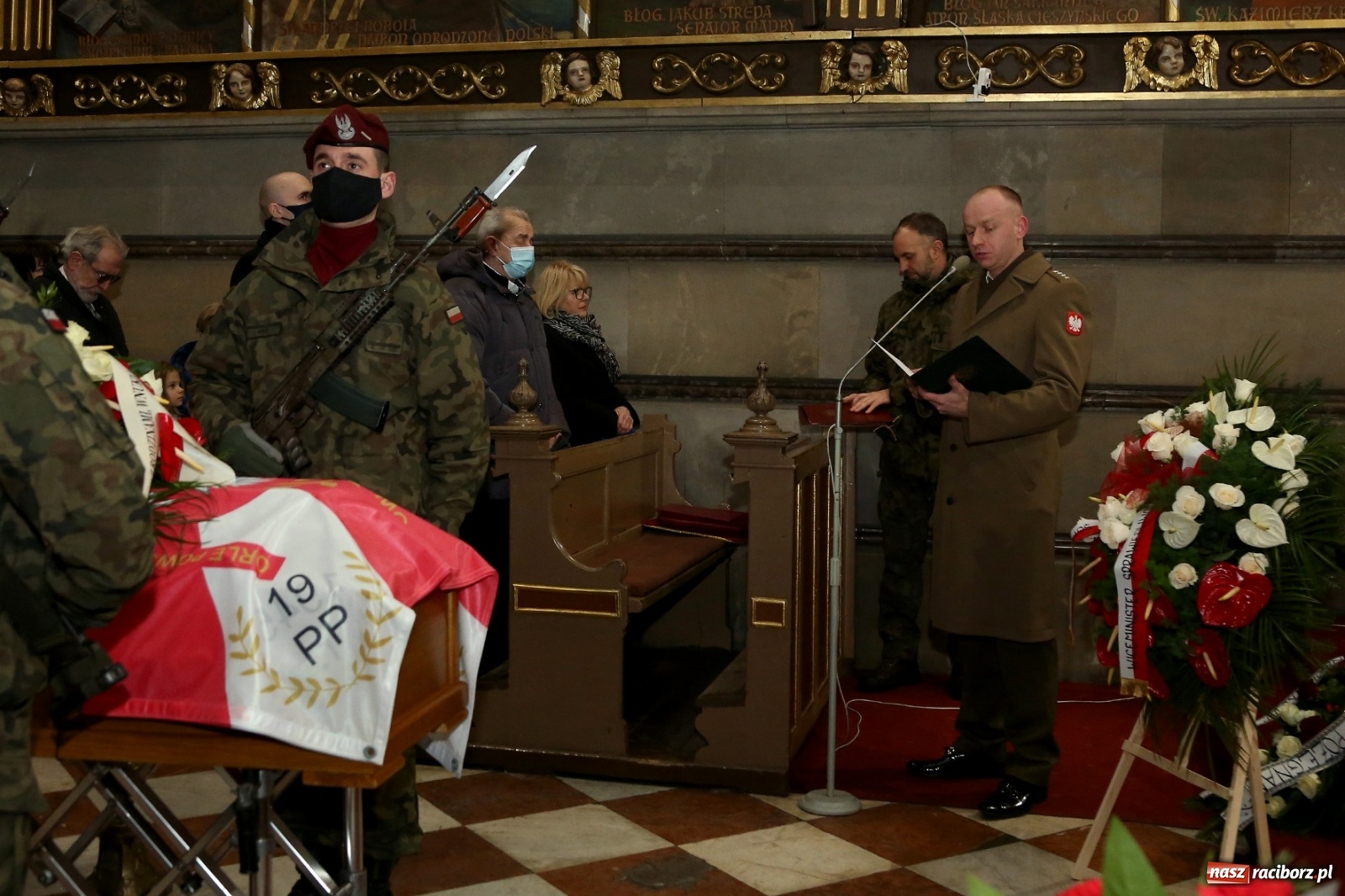 Zdjęcie w galerii na portalu naszraciborz.pl: Ostatnie pożegnanie pułkownika Mariana Szlapańskiego, weterana AK [FOTO i WIDEO] wiadomości z regionu