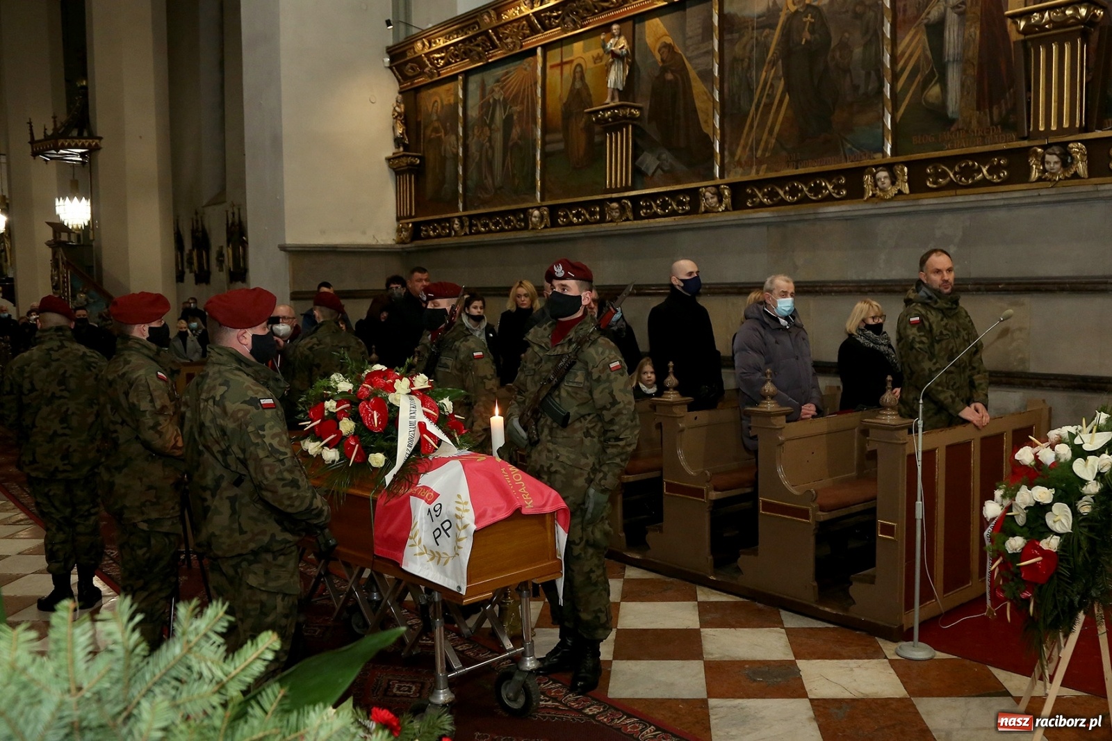 Zdjęcie w galerii na portalu naszraciborz.pl: Ostatnie pożegnanie pułkownika Mariana Szlapańskiego, weterana AK [FOTO i WIDEO] wiadomości z regionu