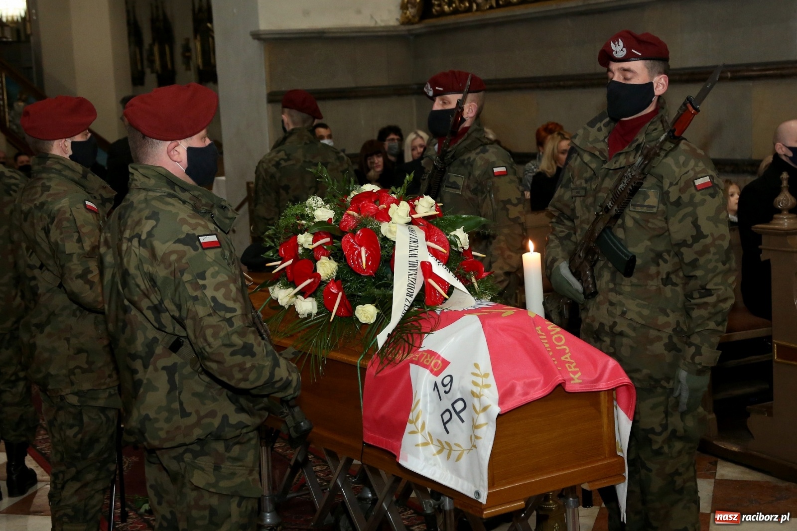 Zdjęcie w galerii na portalu naszraciborz.pl: Ostatnie pożegnanie pułkownika Mariana Szlapańskiego, weterana AK [FOTO i WIDEO] wiadomości z regionu