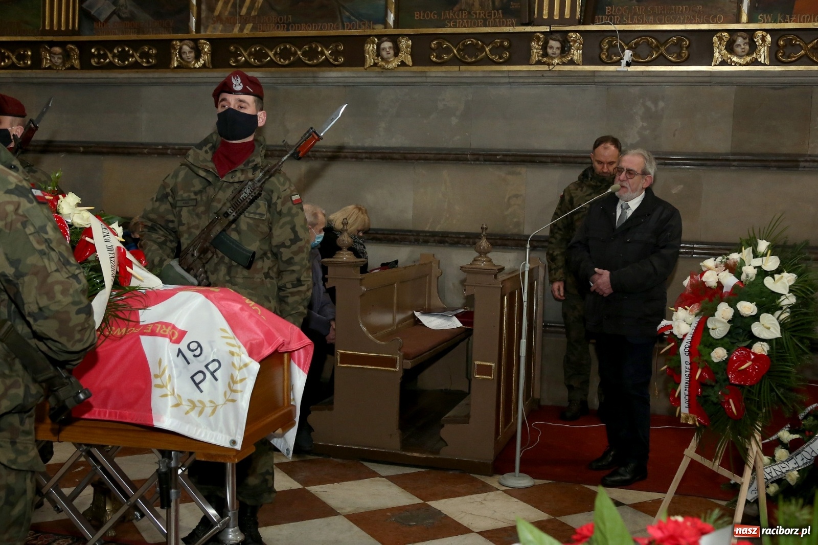 Zdjęcie w galerii na portalu naszraciborz.pl: Ostatnie pożegnanie pułkownika Mariana Szlapańskiego, weterana AK [FOTO i WIDEO] wiadomości z regionu