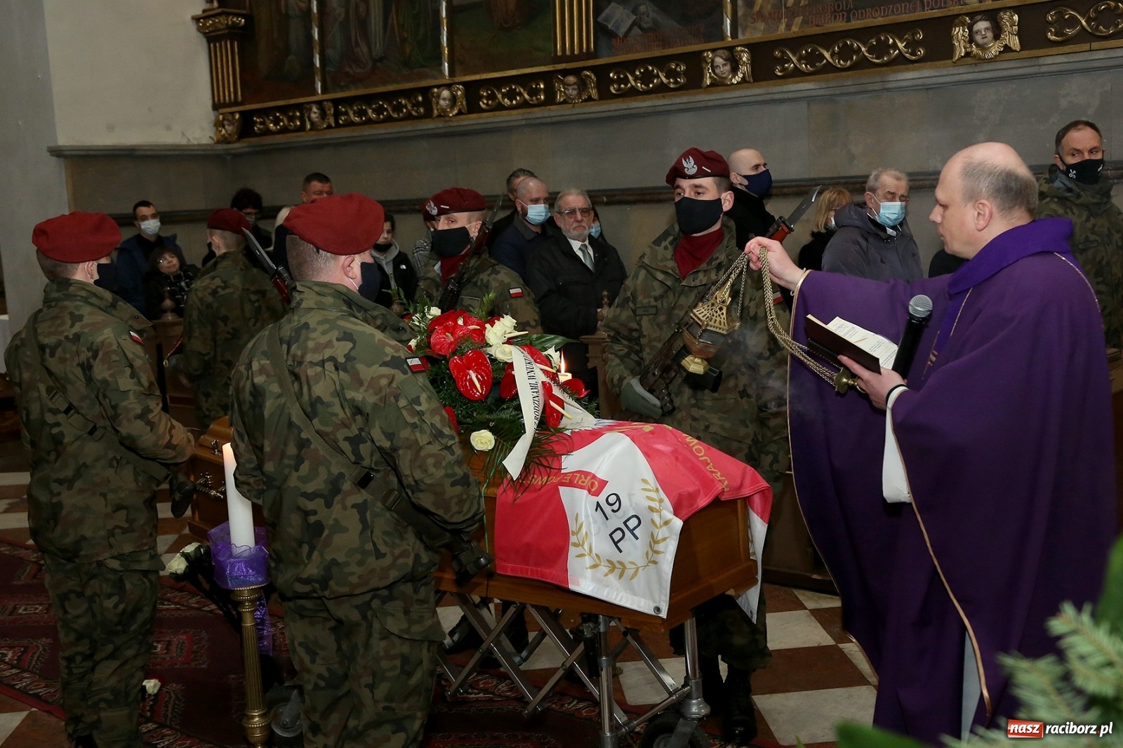 Zdjęcie w galerii na portalu naszraciborz.pl: Ostatnie pożegnanie pułkownika Mariana Szlapańskiego, weterana AK [FOTO i WIDEO] wiadomości z regionu