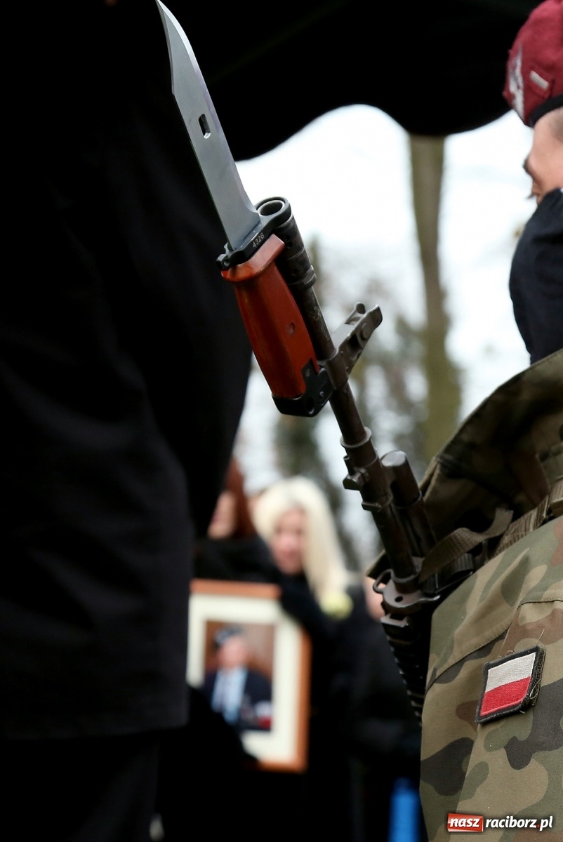 Zdjęcie w galerii na portalu naszraciborz.pl: Ostatnie pożegnanie pułkownika Mariana Szlapańskiego, weterana AK [FOTO i WIDEO] wiadomości z regionu