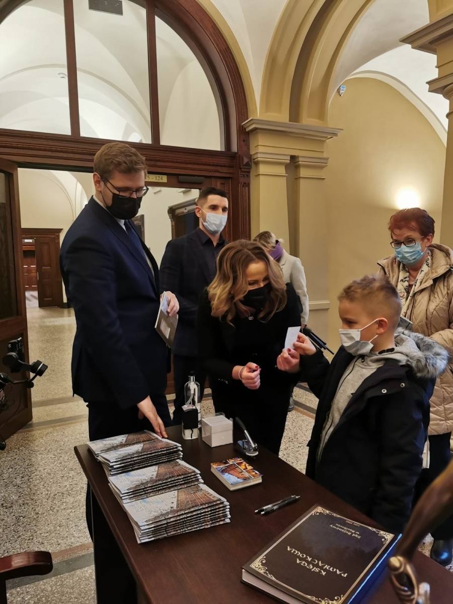 Zdjęcie w galerii na portalu naszraciborz.pl: Raciborzanie mogli zwiedzić odnowiony dawny Sąd Krajowy [WIDEO] wiadomości z regionu