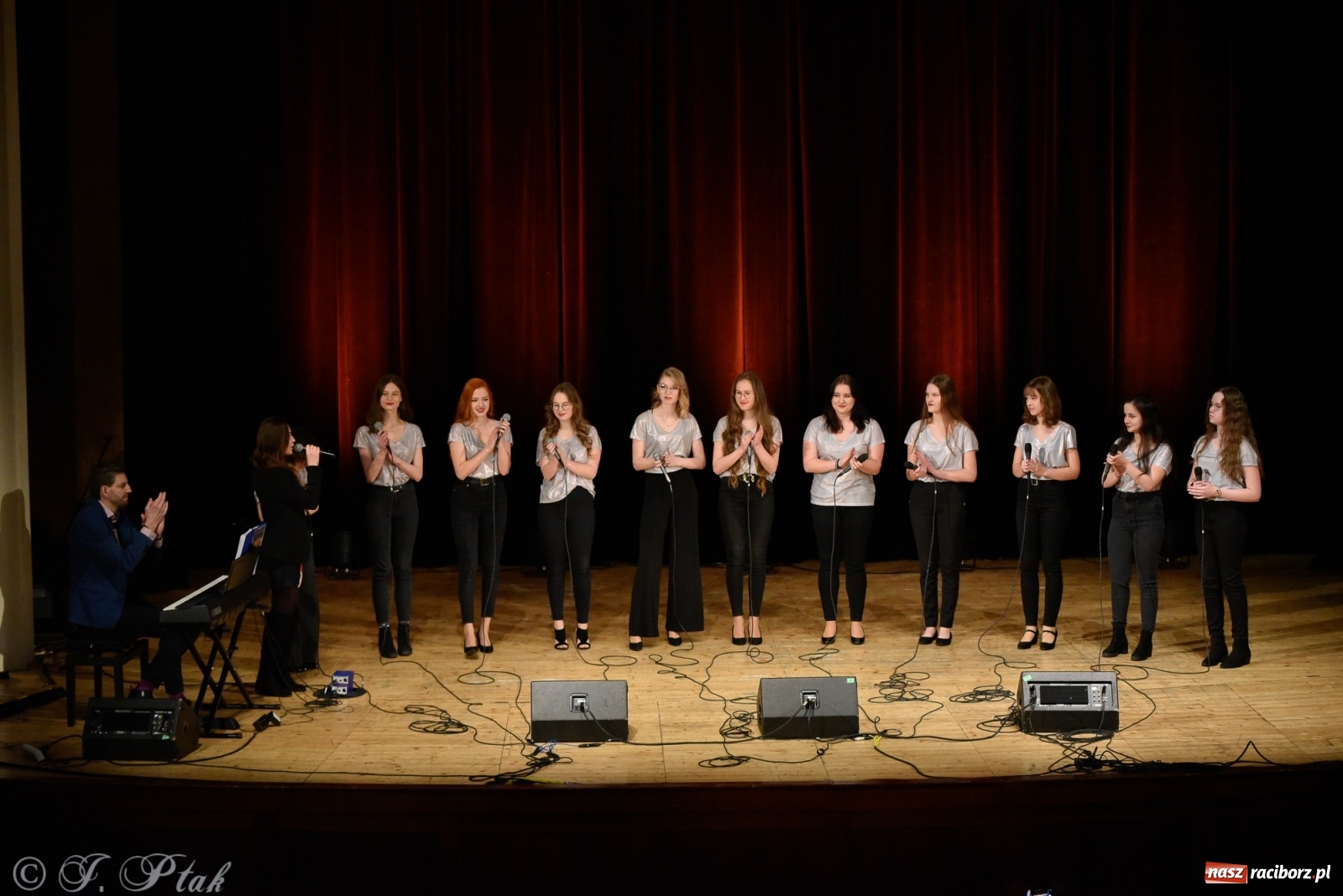 Zdjęcie w galerii na portalu naszraciborz.pl: Zimowe koncertowanie Perspektywy wiadomości z regionu