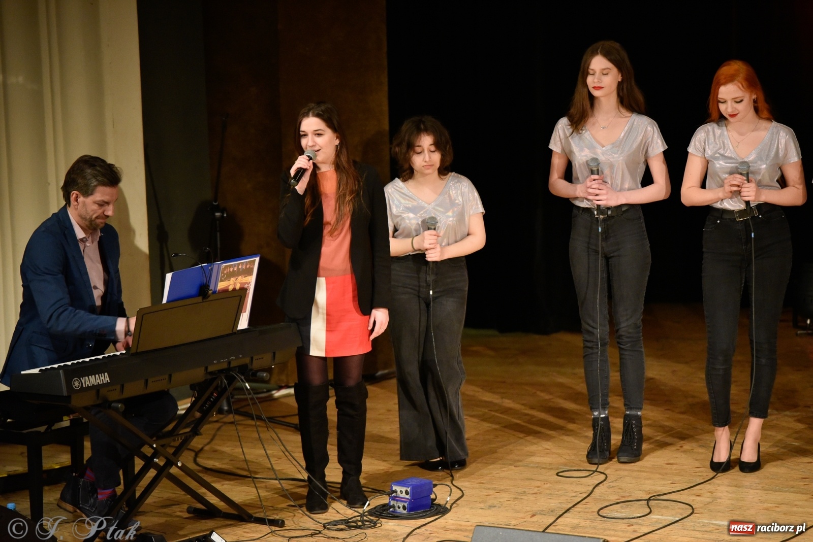 Zdjęcie w galerii na portalu naszraciborz.pl: Zimowe koncertowanie Perspektywy wiadomości z regionu