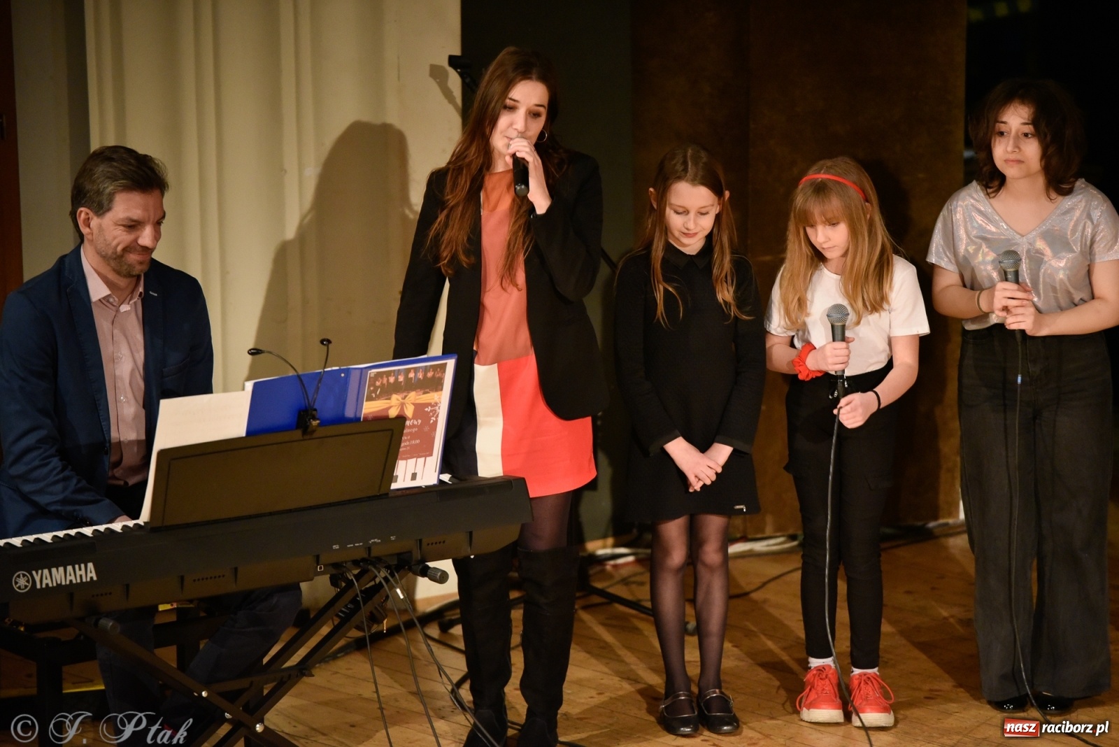 Zdjęcie w galerii na portalu naszraciborz.pl: Zimowe koncertowanie Perspektywy wiadomości z regionu