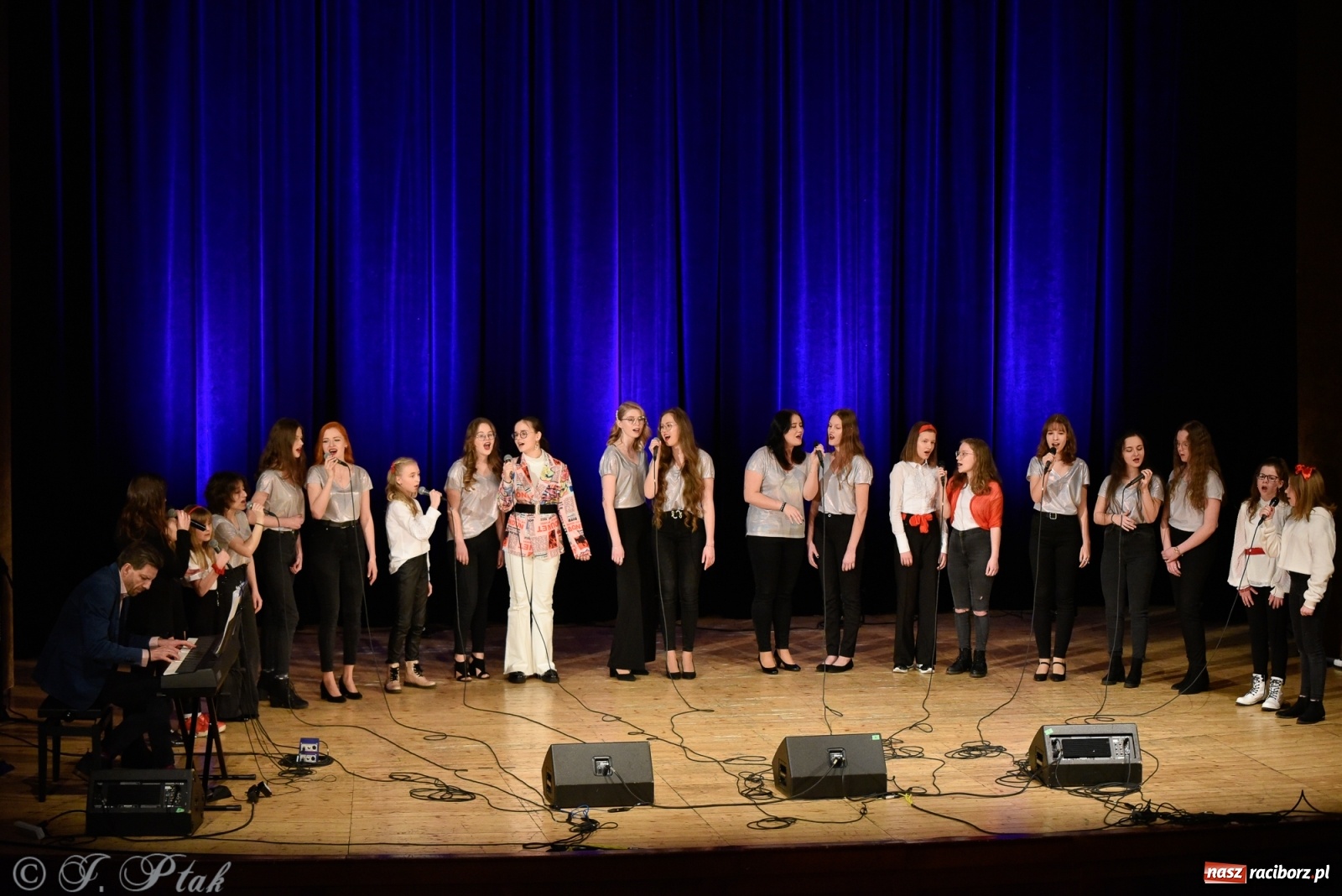 Zdjęcie w galerii na portalu naszraciborz.pl: Zimowe koncertowanie Perspektywy wiadomości z regionu