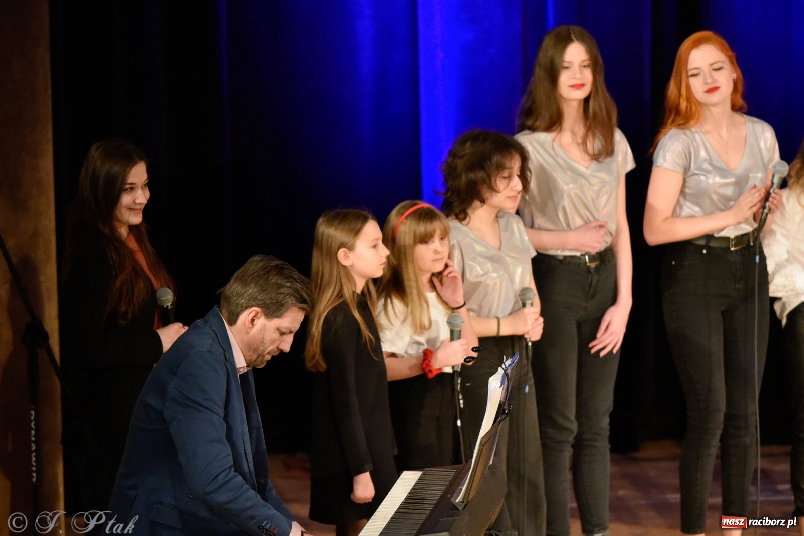 Zdjęcie w galerii na portalu naszraciborz.pl: Zimowe koncertowanie Perspektywy wiadomości z regionu