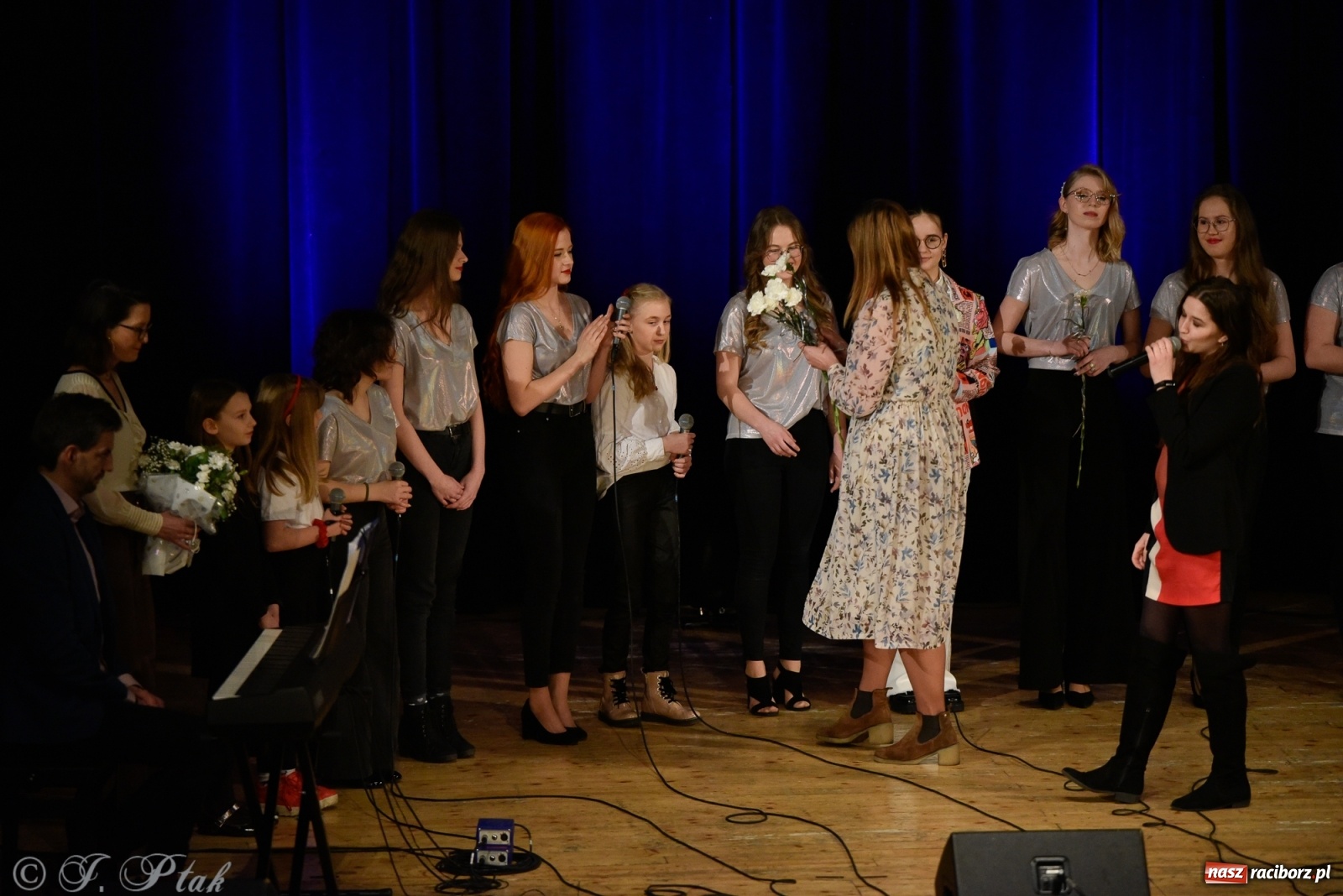 Zdjęcie w galerii na portalu naszraciborz.pl: Zimowe koncertowanie Perspektywy wiadomości z regionu