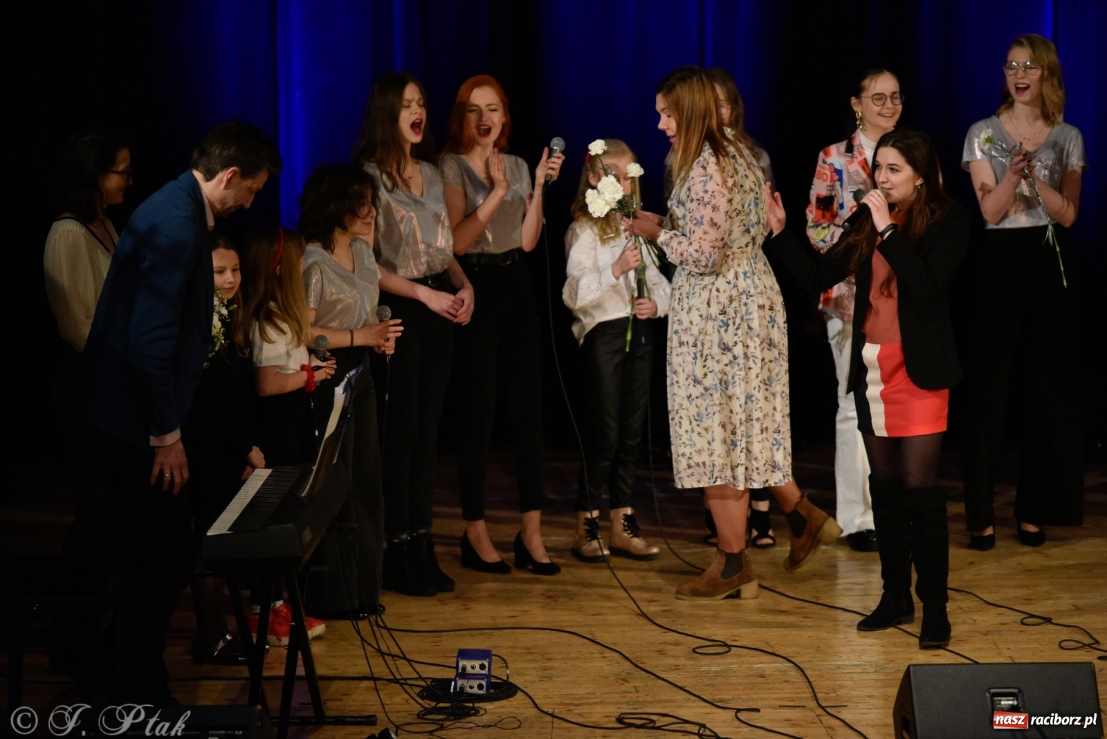 Zdjęcie w galerii na portalu naszraciborz.pl: Zimowe koncertowanie Perspektywy wiadomości z regionu