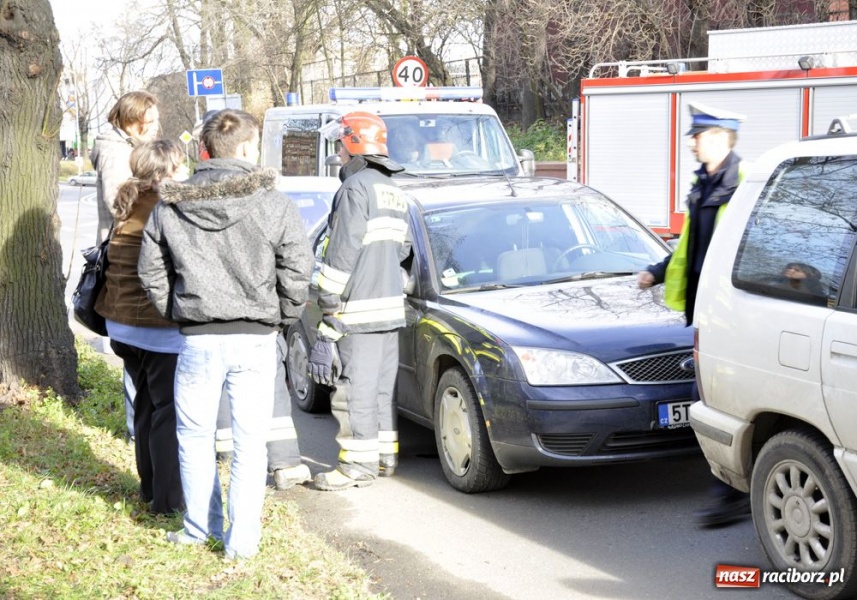 Zdjęcie w galerii na portalu naszraciborz.pl: Zderzenie trzech aut na Kolejowej wiadomości z regionu