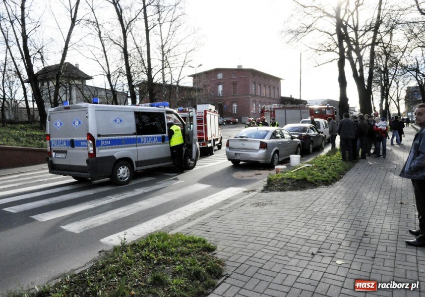 Zdjęcie w galerii na portalu naszraciborz.pl: Zderzenie trzech aut na Kolejowej wiadomości z regionu