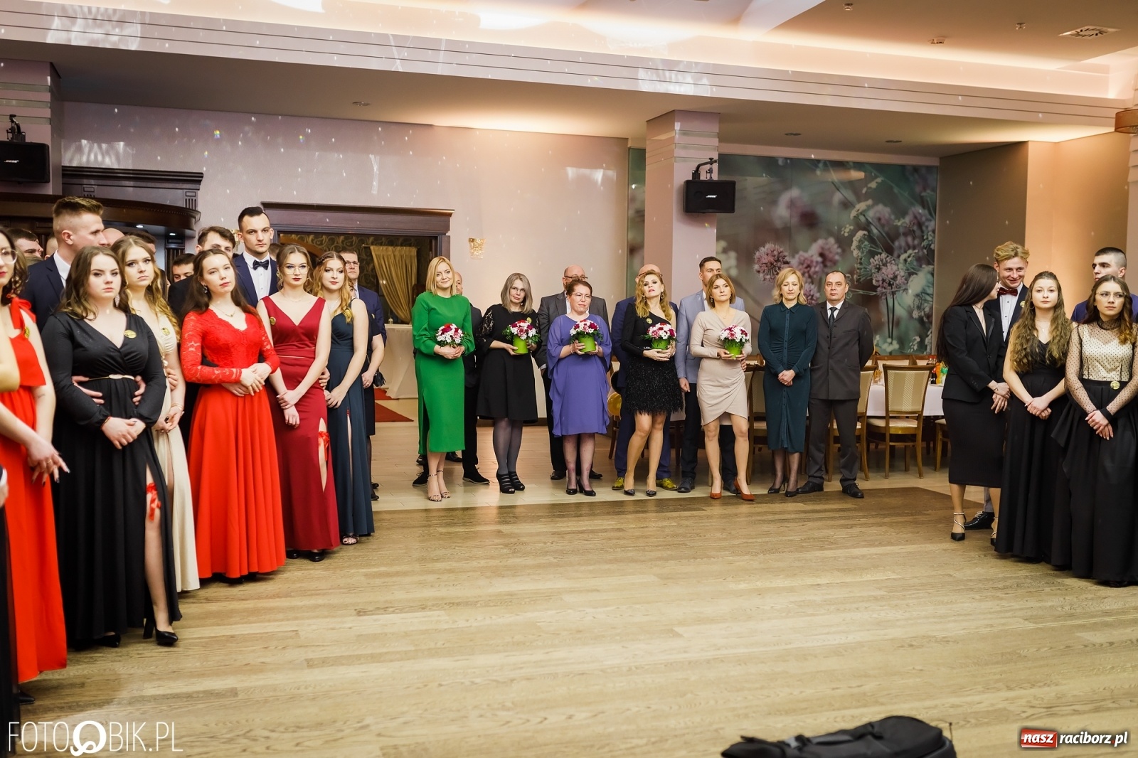 Zdjęcie w galerii na portalu naszraciborz.pl: Bal maturalny raciborskiego Ekonomika [FOTO i WIDEO] wiadomości z regionu