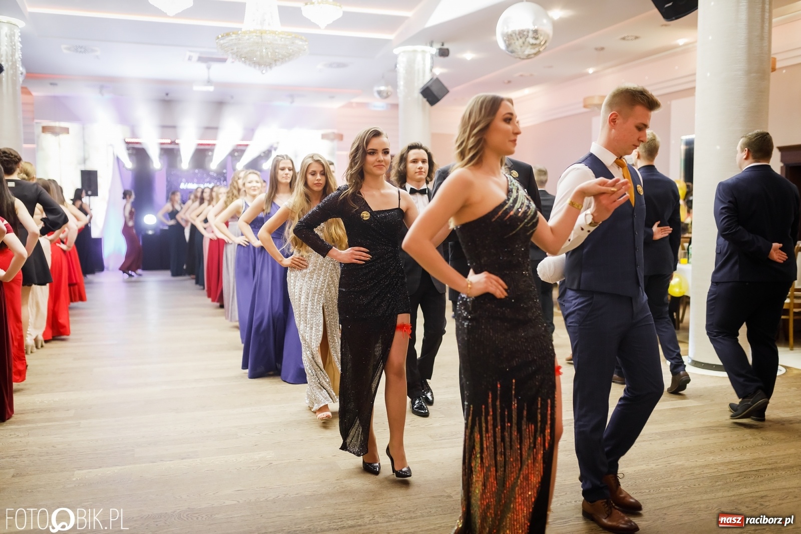Zdjęcie w galerii na portalu naszraciborz.pl: Bal maturalny raciborskiego Ekonomika [FOTO i WIDEO] wiadomości z regionu