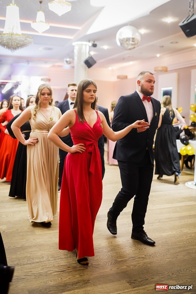 Zdjęcie w galerii na portalu naszraciborz.pl: Bal maturalny raciborskiego Ekonomika [FOTO i WIDEO] wiadomości z regionu