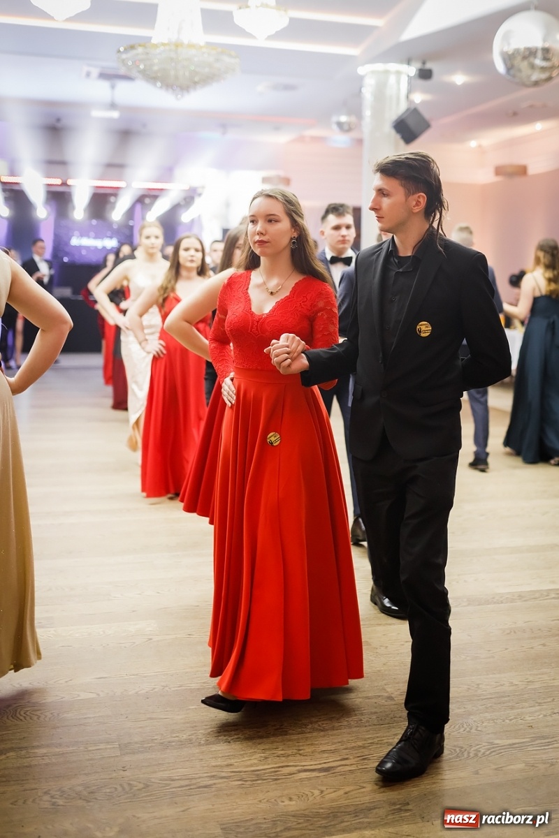 Zdjęcie w galerii na portalu naszraciborz.pl: Bal maturalny raciborskiego Ekonomika [FOTO i WIDEO] wiadomości z regionu