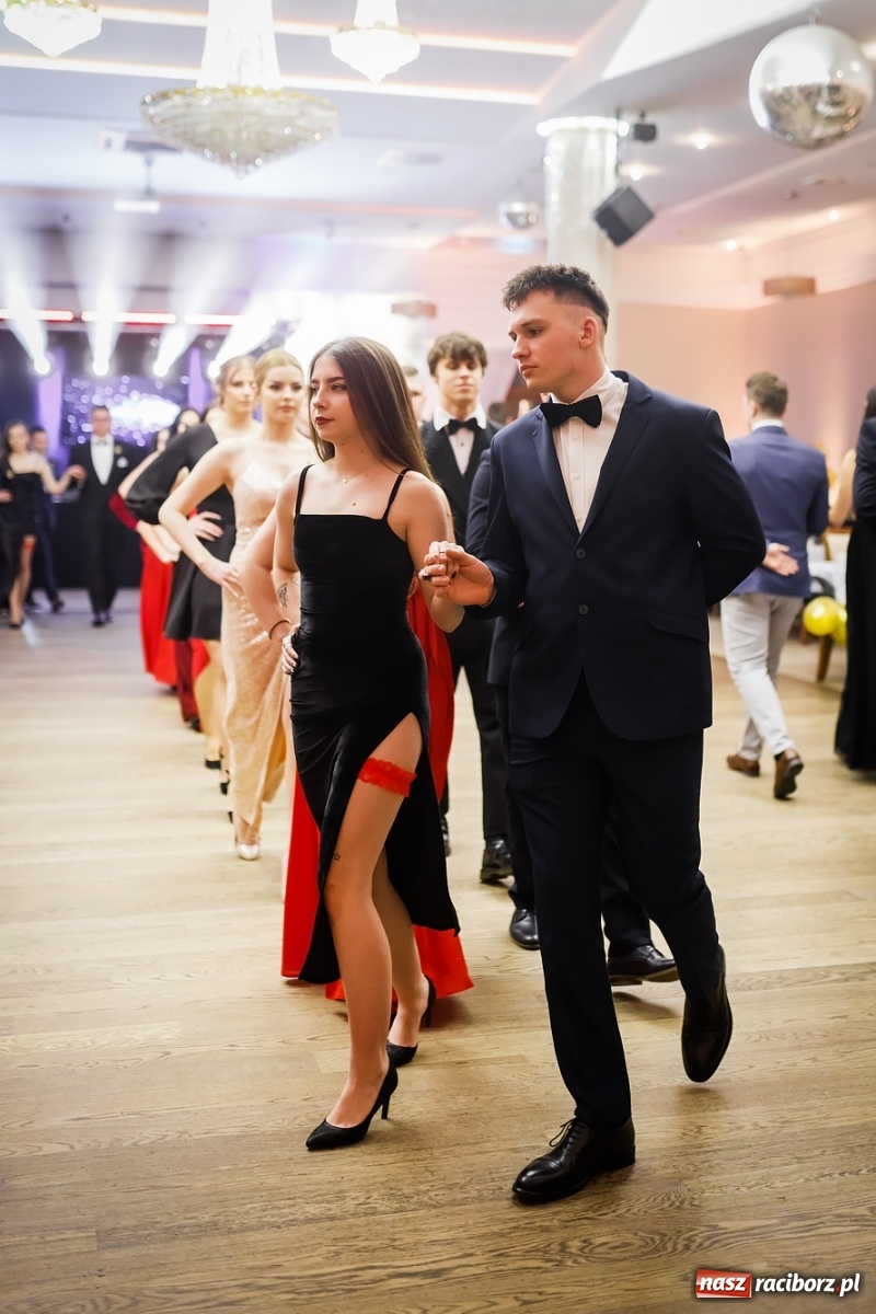 Zdjęcie w galerii na portalu naszraciborz.pl: Bal maturalny raciborskiego Ekonomika [FOTO i WIDEO] wiadomości z regionu
