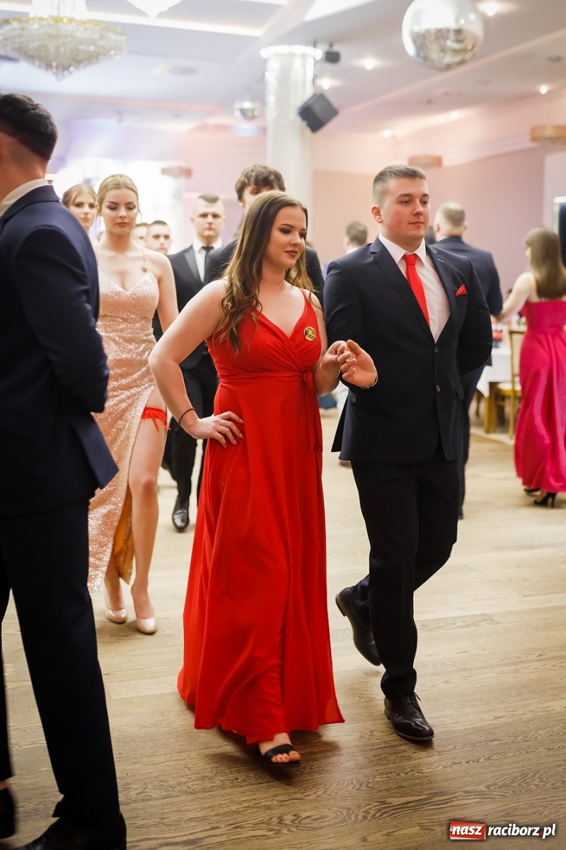 Zdjęcie w galerii na portalu naszraciborz.pl: Bal maturalny raciborskiego Ekonomika [FOTO i WIDEO] wiadomości z regionu